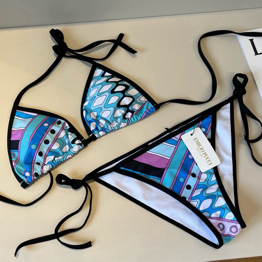 🆕

潮牌新款比基尼分体泳衣 码数：S M L XL