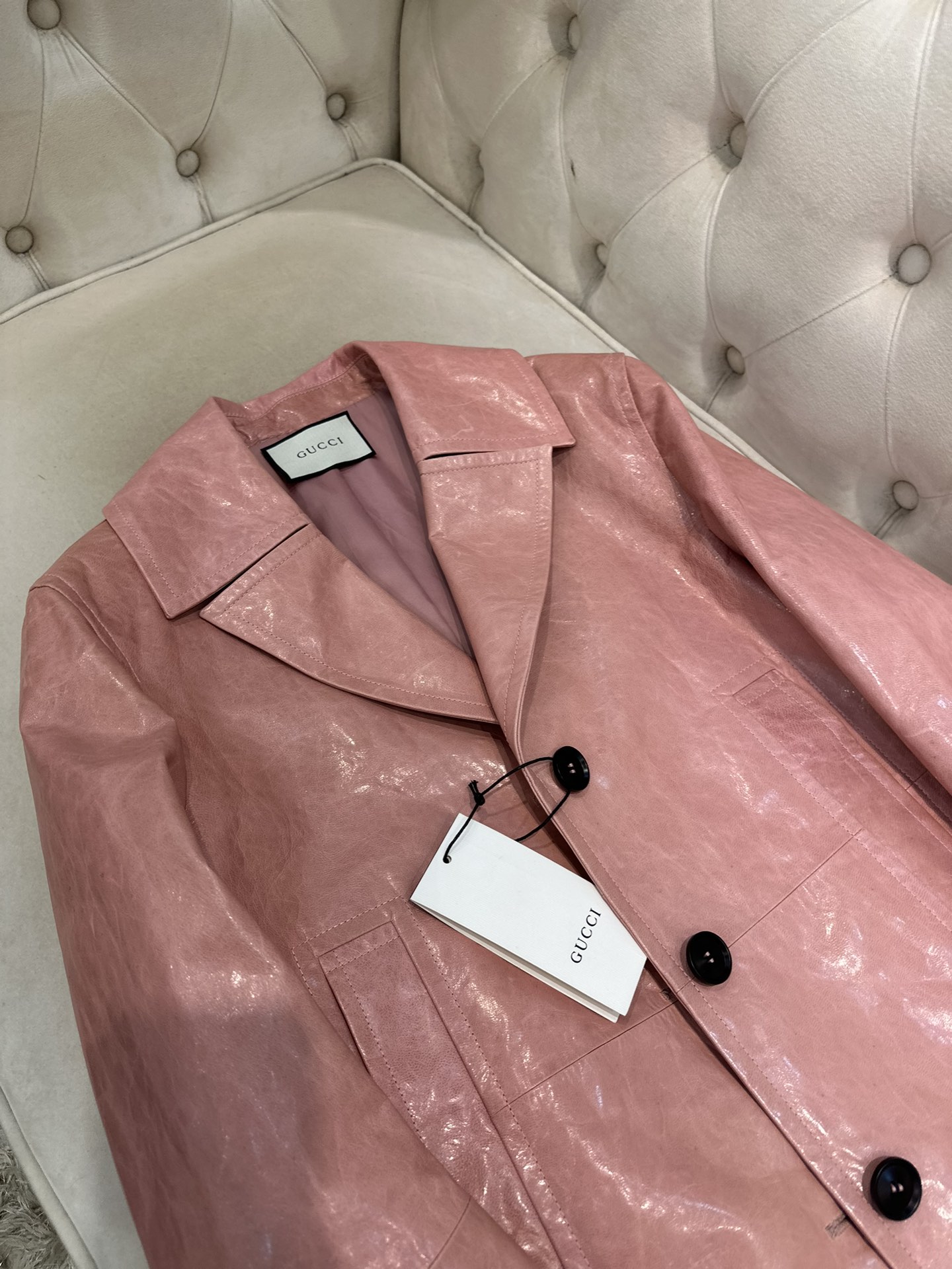 Gucci 2025 AW Female Sheepskin Jacket with Dustproof Bag – Original Hard-Core Design from France – Sizes S-L - 图片 2