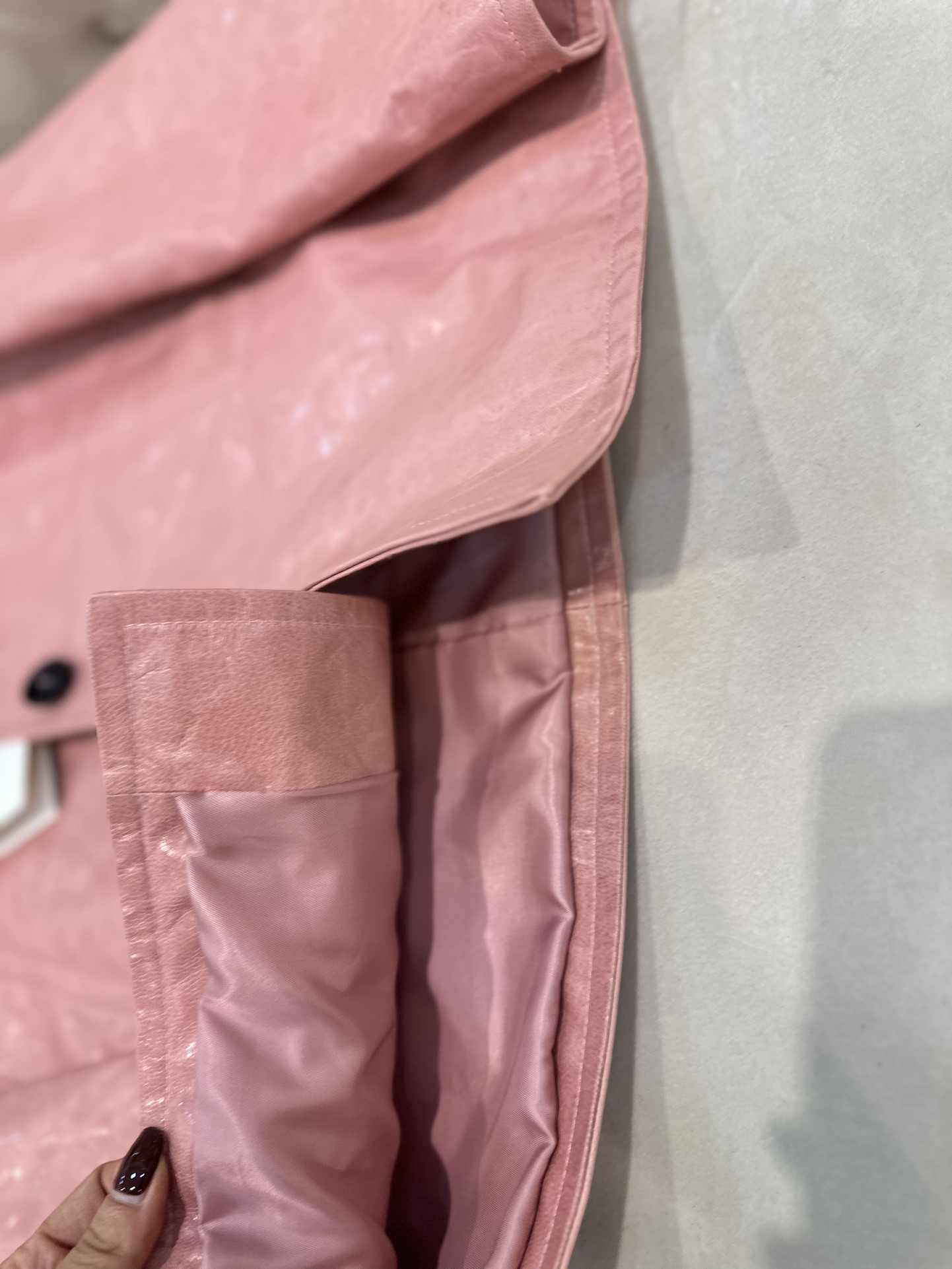 Gucci 2025 AW Female Sheepskin Jacket with Dustproof Bag – Original Hard-Core Design from France – Sizes S-L - 图片 8