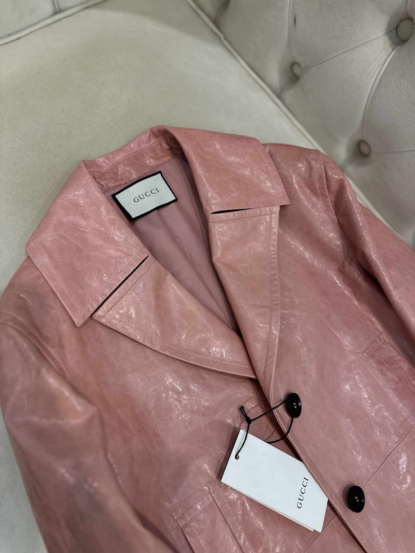 Gucci 2025 AW Female Sheepskin Jacket with Dustproof Bag – Original Hard-Core Design from France – Sizes S-L - 图片 6