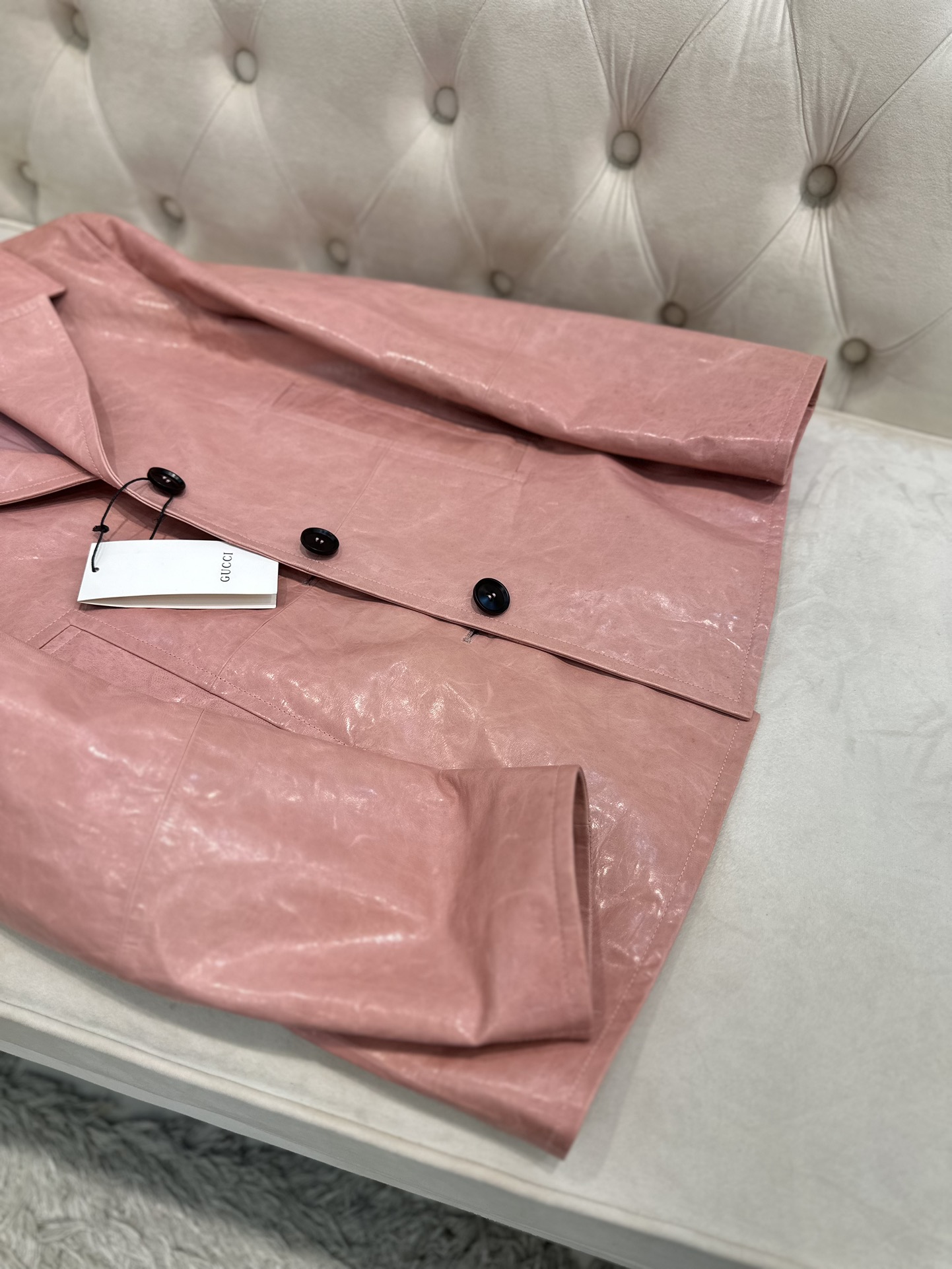 Gucci 2025 AW Female Sheepskin Jacket with Dustproof Bag – Original Hard-Core Design from France – Sizes S-L - 图片 3