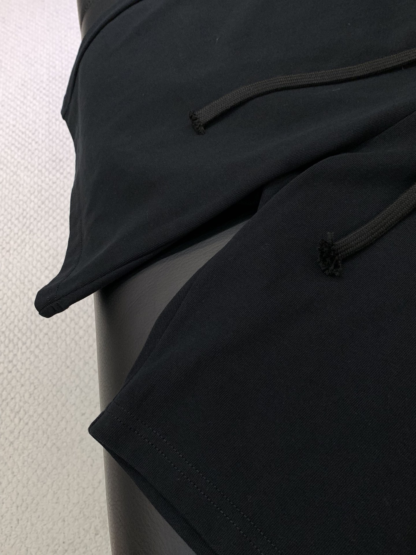 “Acne Studios P816 Summer 2025 Fashion Round-T-Shirt Suit with Top-Printing Alphabets and Original Fabrics” - 图片 7