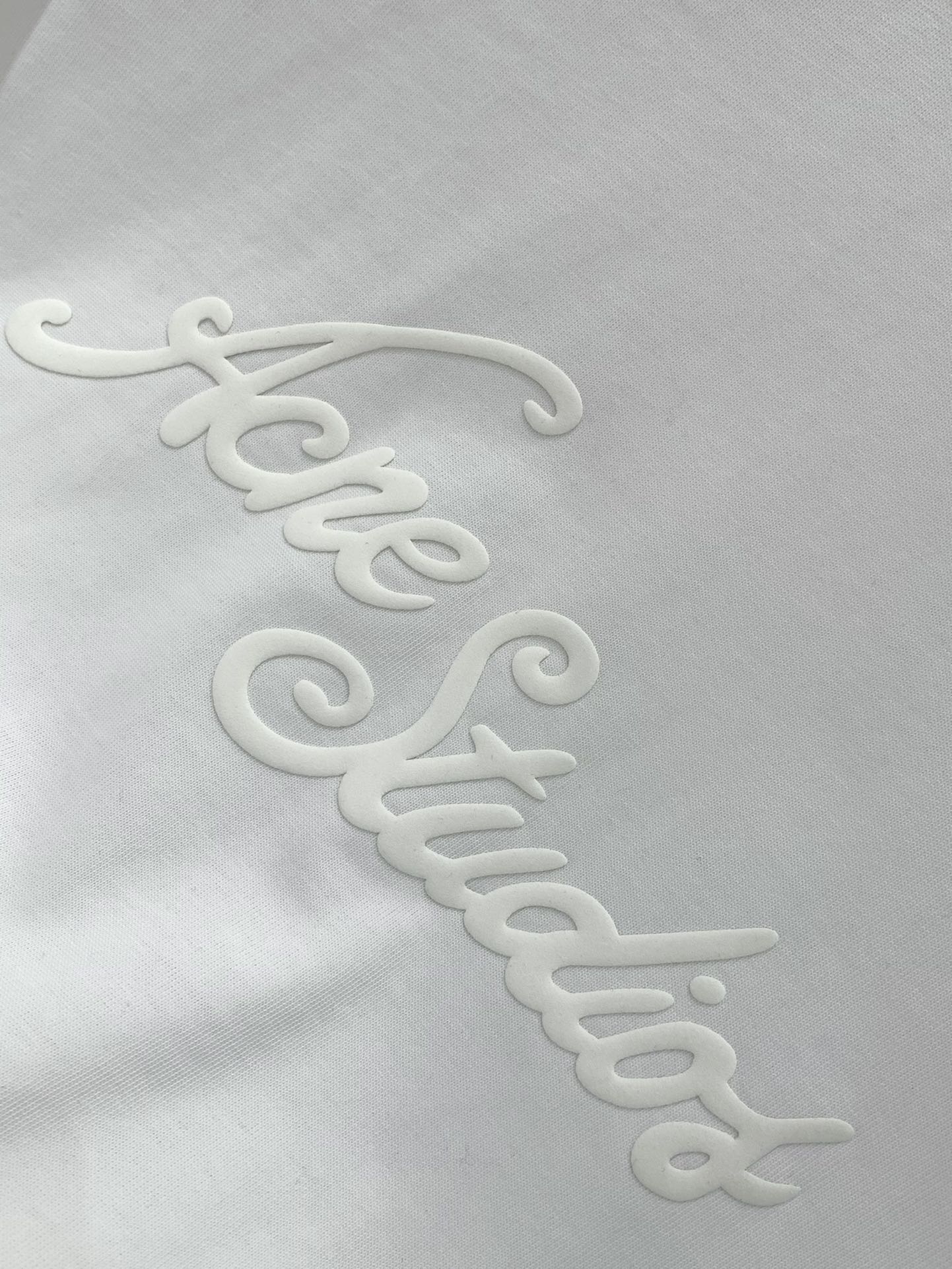 “Acne Studios P816 Summer 2025 Fashion Round T-Shirt Suit with Top-Printing Alphabets and Logo” - 图片 6