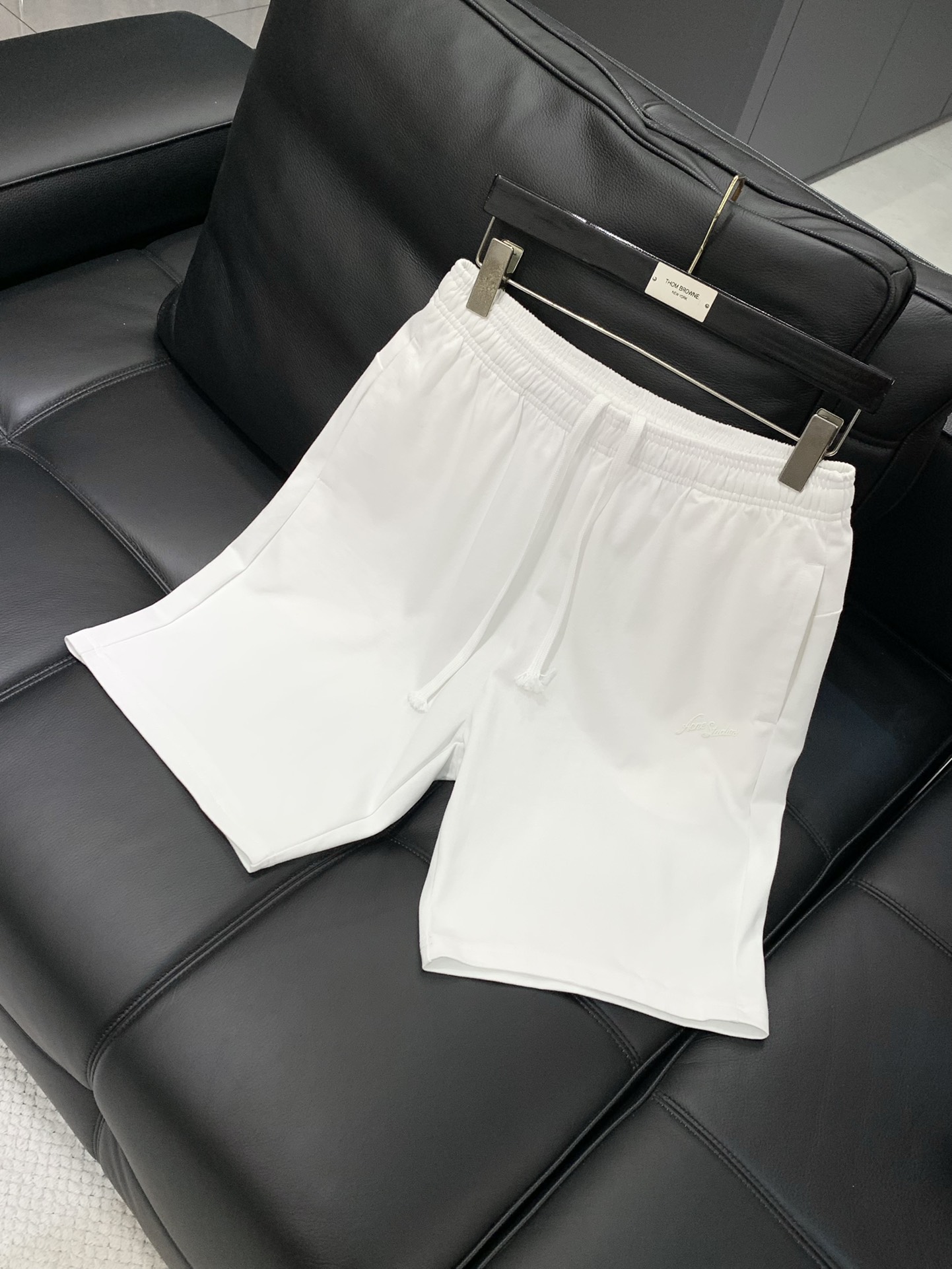 “Acne Studios P816 Summer 2025 Fashion Round T-Shirt Suit with Original Fabrics and Top Printing” - 图片 3