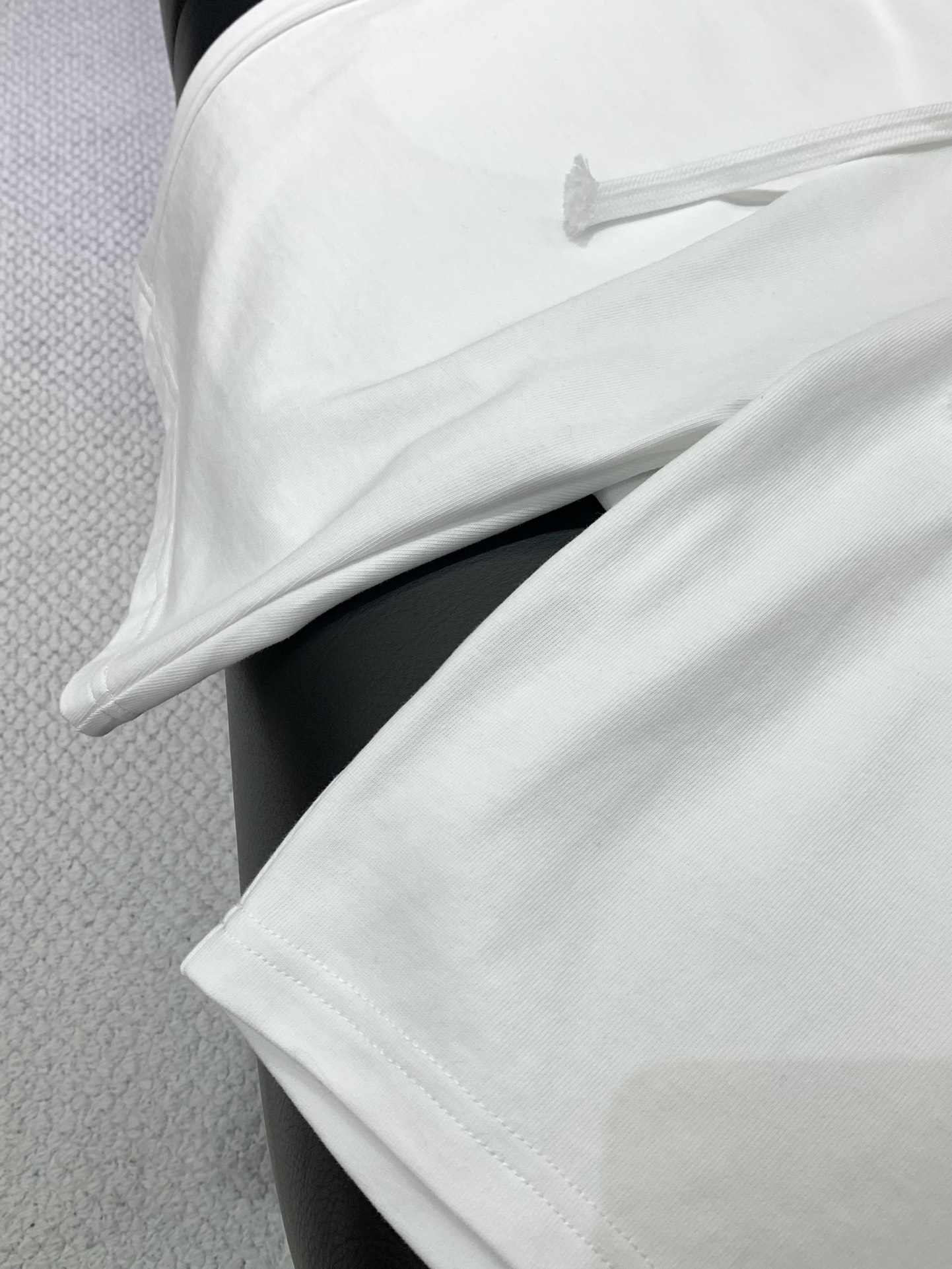 “Acne Studios P816 Summer 2025 Fashion Round T-Shirt Suit with Original Fabrics and Top Printing” - 图片 7