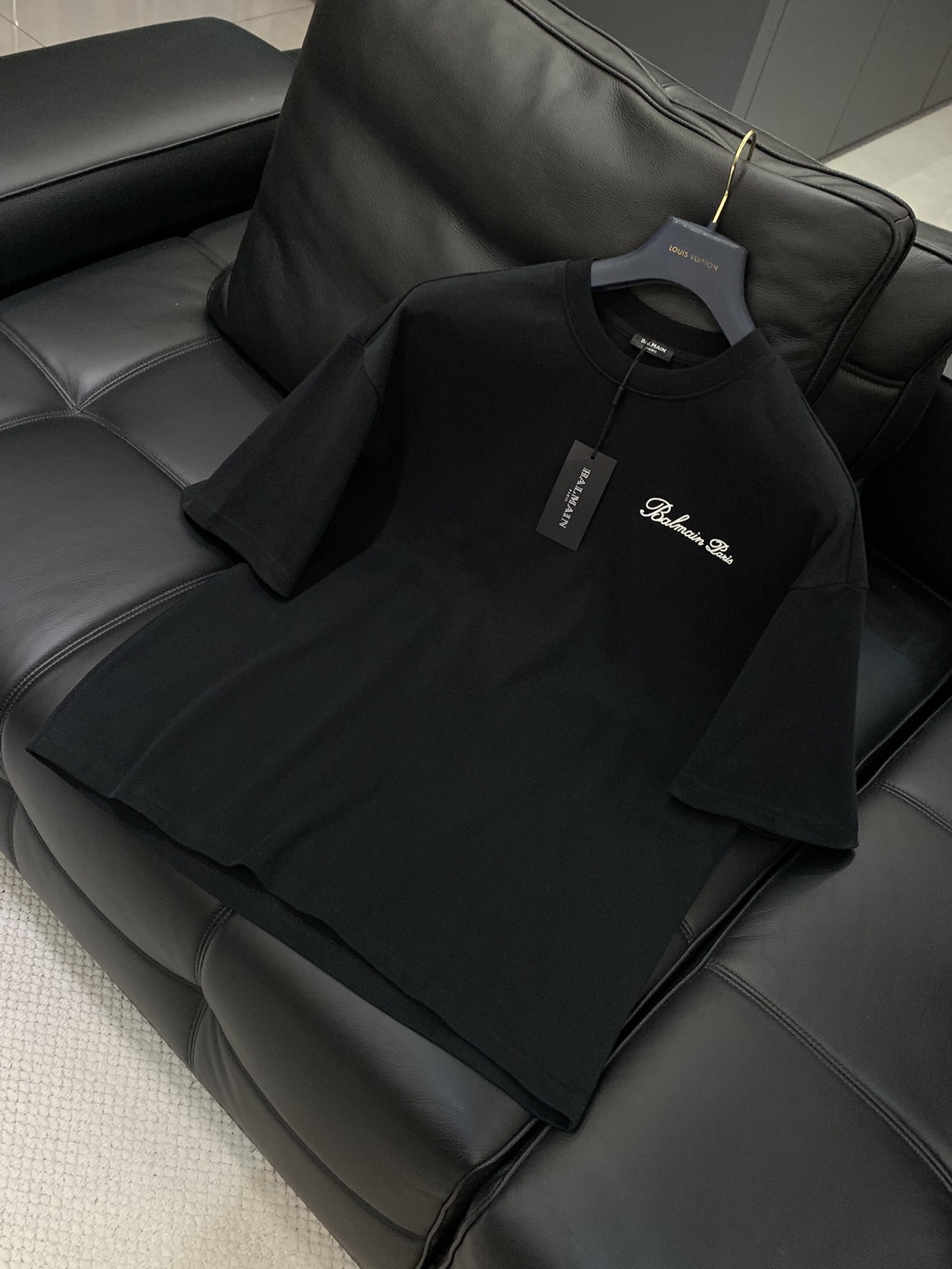 “Balmain Balman 2025AW Fashion Loop-Ride T-shirts: High-Grade, Comfortable, Top Dressing, Imported Fabrics” - 图片 3