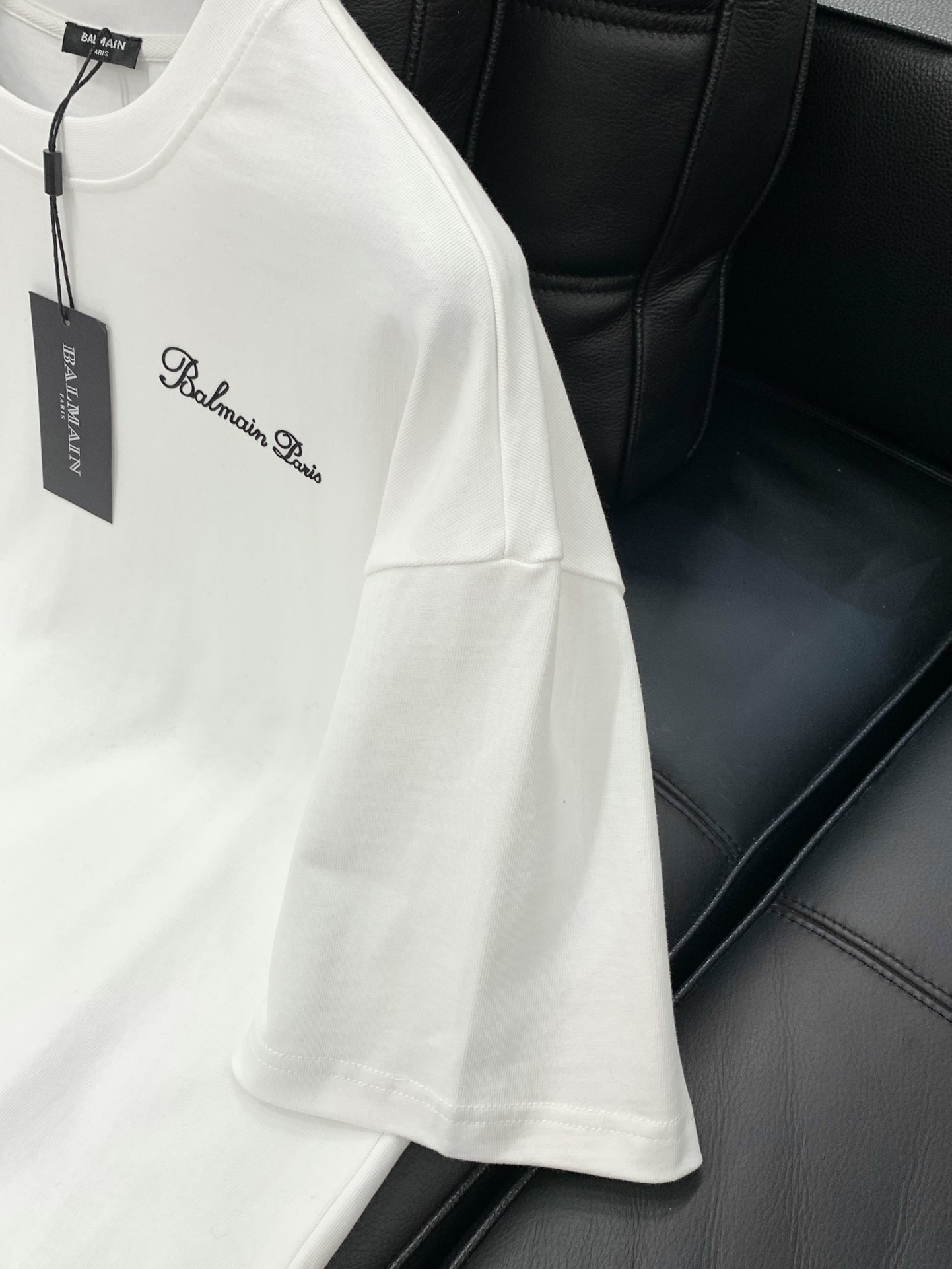 “2025AW Balmain Balman Fashion Loop-Ride T-Shirts: High-Grade Summer Products with Top-Grade Printing and Imported Fabrics” - 图片 5
