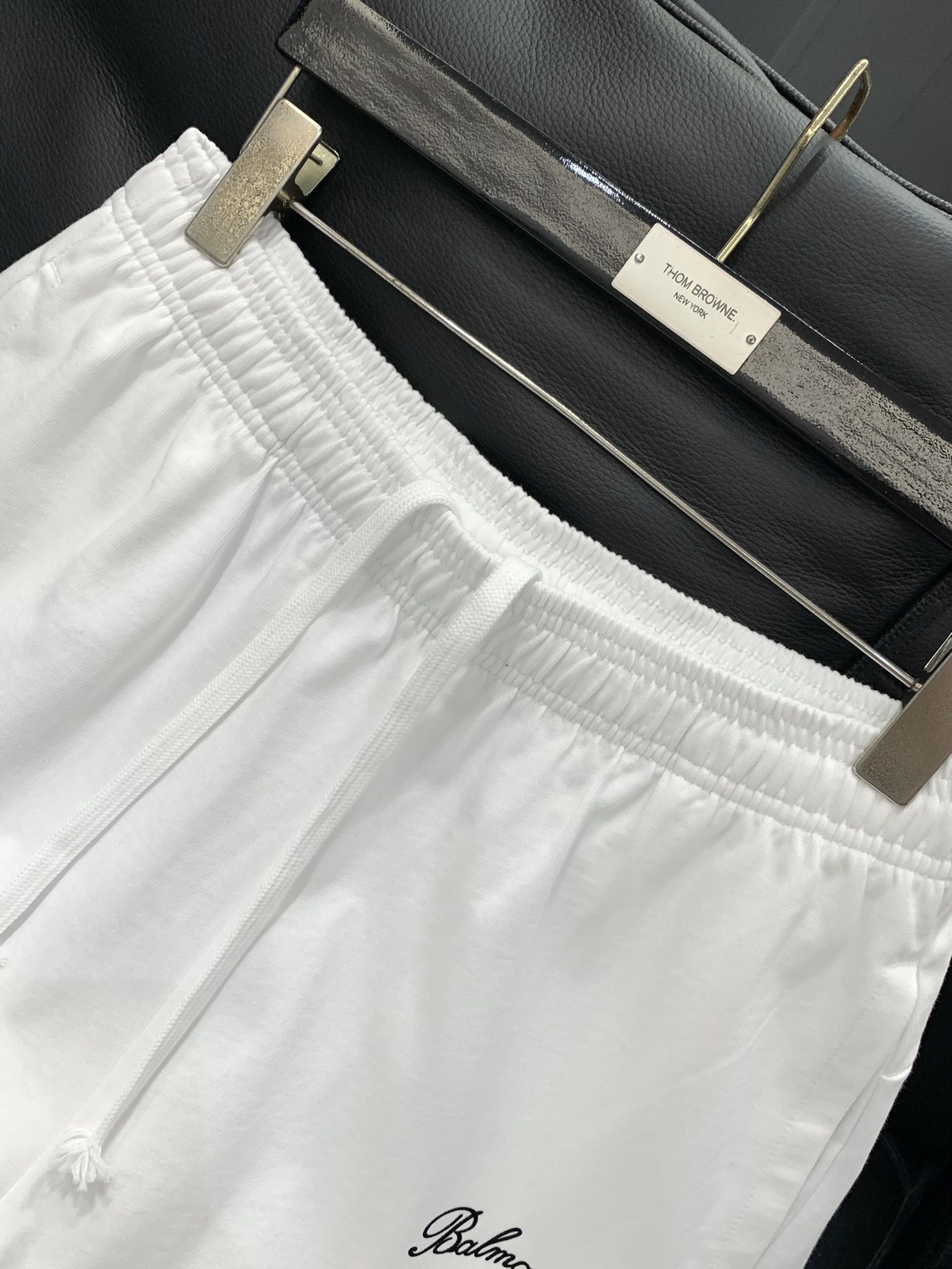 Title: Balmain 2025AW Fashion Loop-Ride T-shirts with High-Grade Features Summary: New summer products with top-grade printing, imported fabrics, comfortable fit, and 2 color - 图片 4