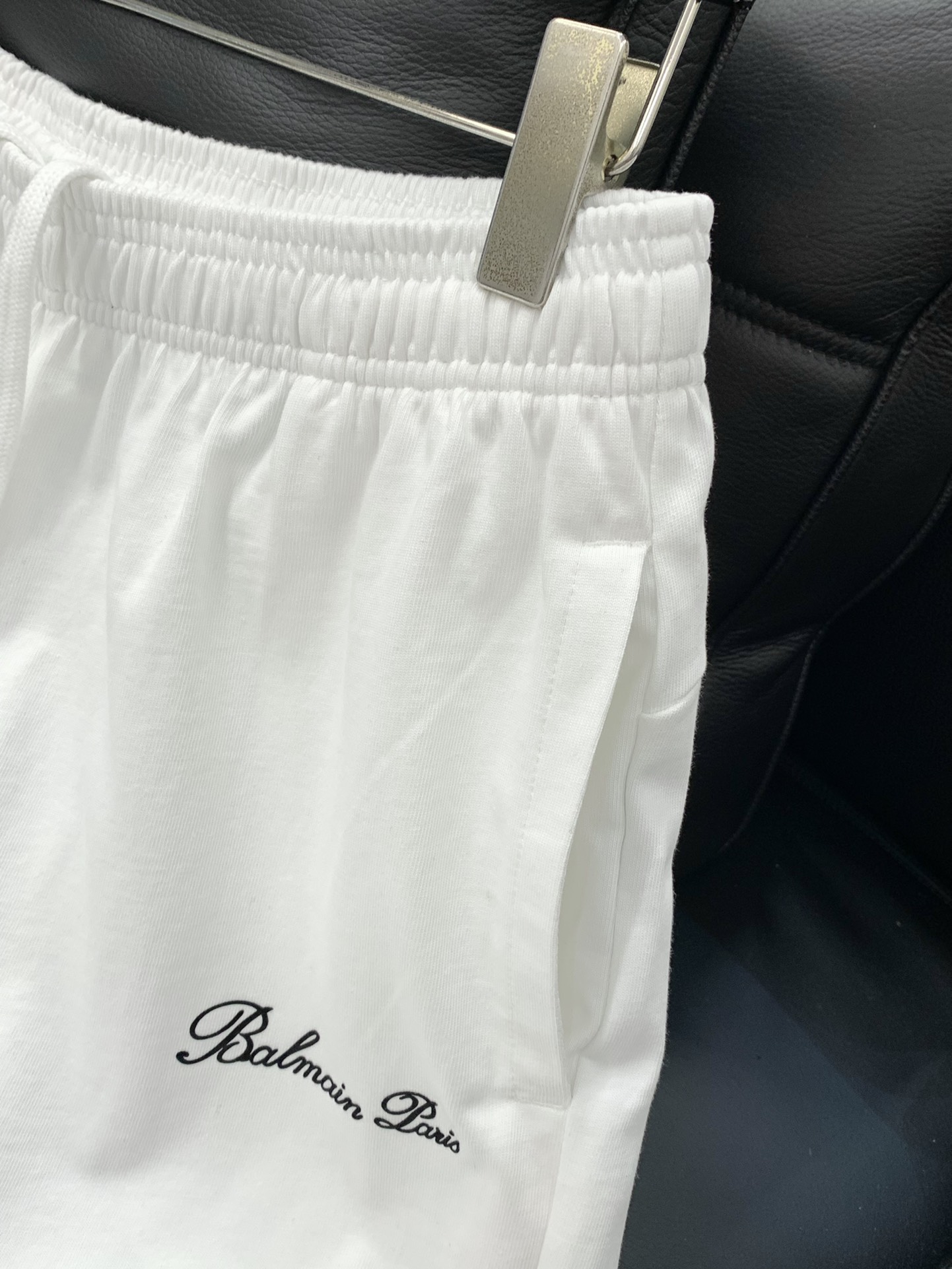 Title: Balmain 2025AW Fashion Loop-Ride T-shirts with High-Grade Features Summary: New summer products with top-grade printing, imported fabrics, comfortable fit, and 2 color - 图片 5