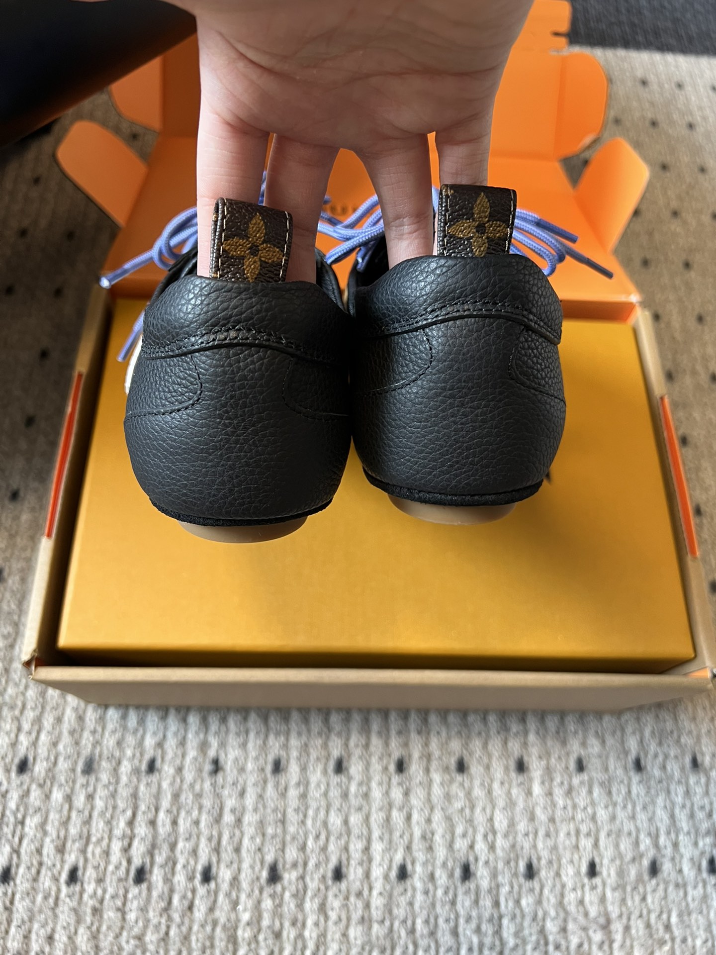 ➕扣+20
Louis Vuitton路易威登驴牌春夏Sneakerina系列 芭蕾运动鞋 德训鞋 平底