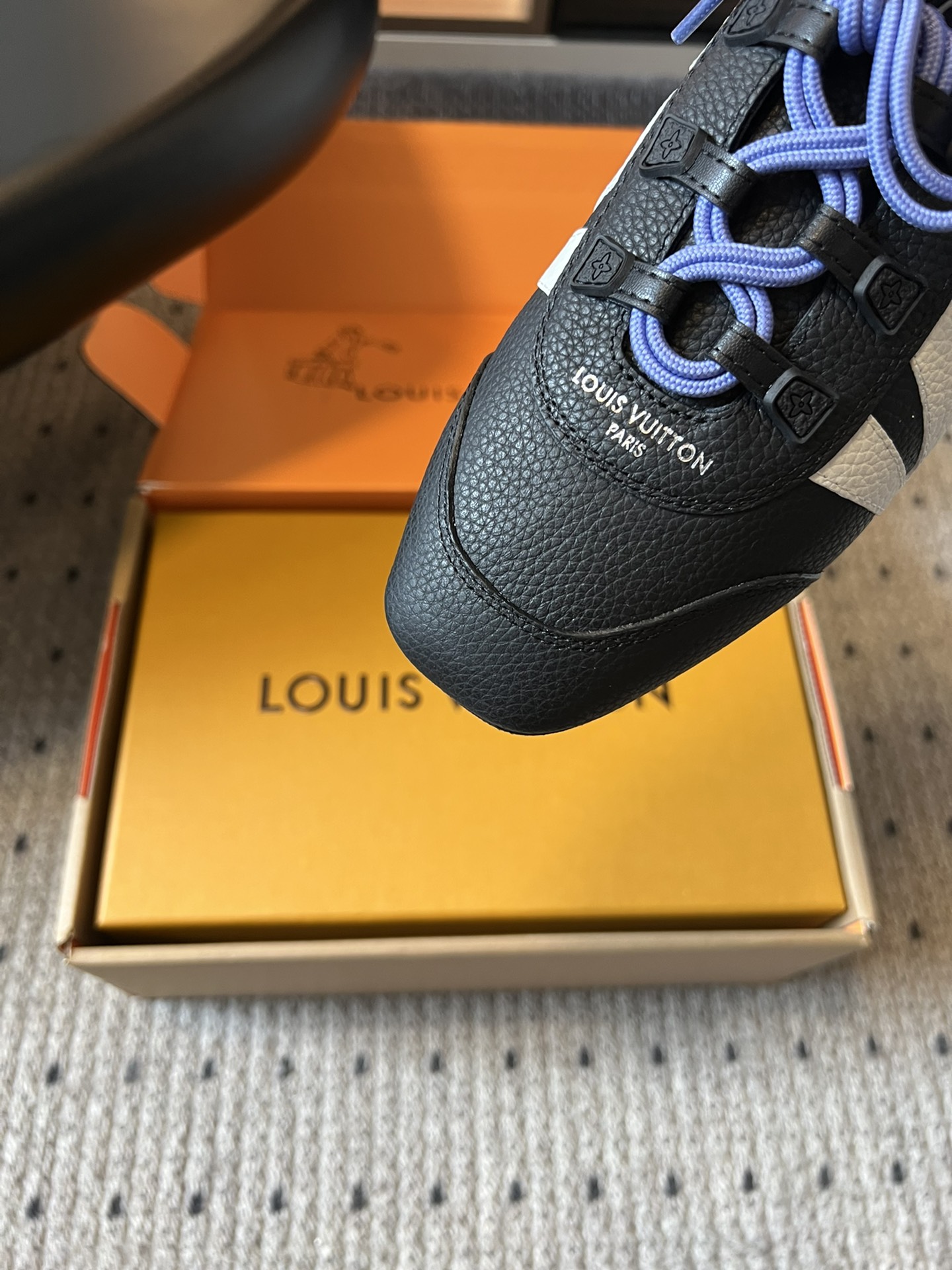➕扣+20
Louis Vuitton路易威登驴牌春夏Sneakerina系列 芭蕾运动鞋 德训鞋 平底