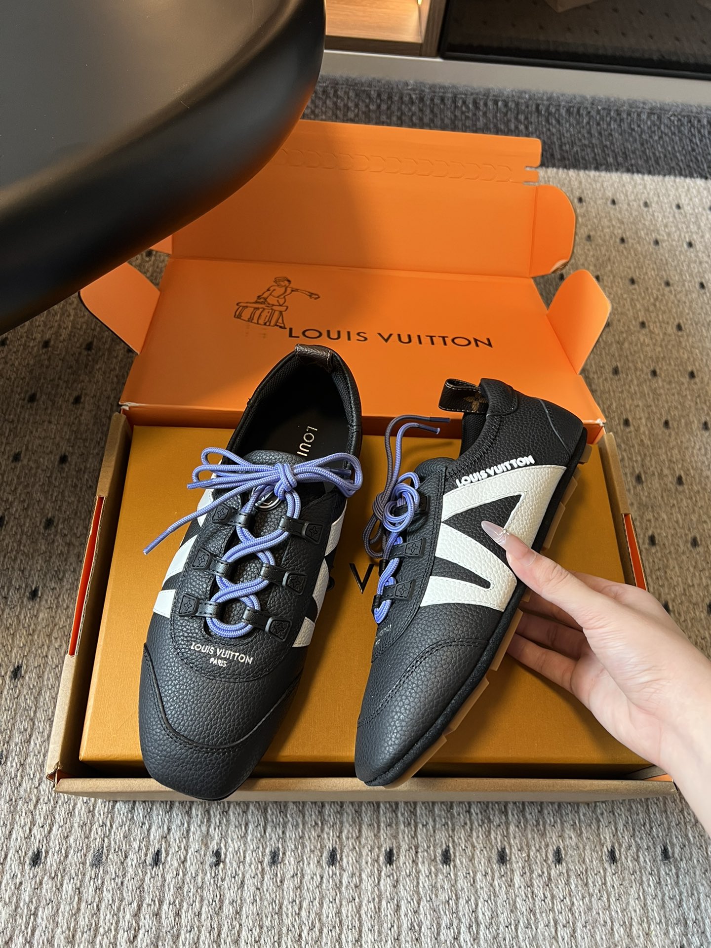 ➕扣+20
Louis Vuitton路易威登驴牌春夏Sneakerina系列 芭蕾运动鞋 德训鞋 平底