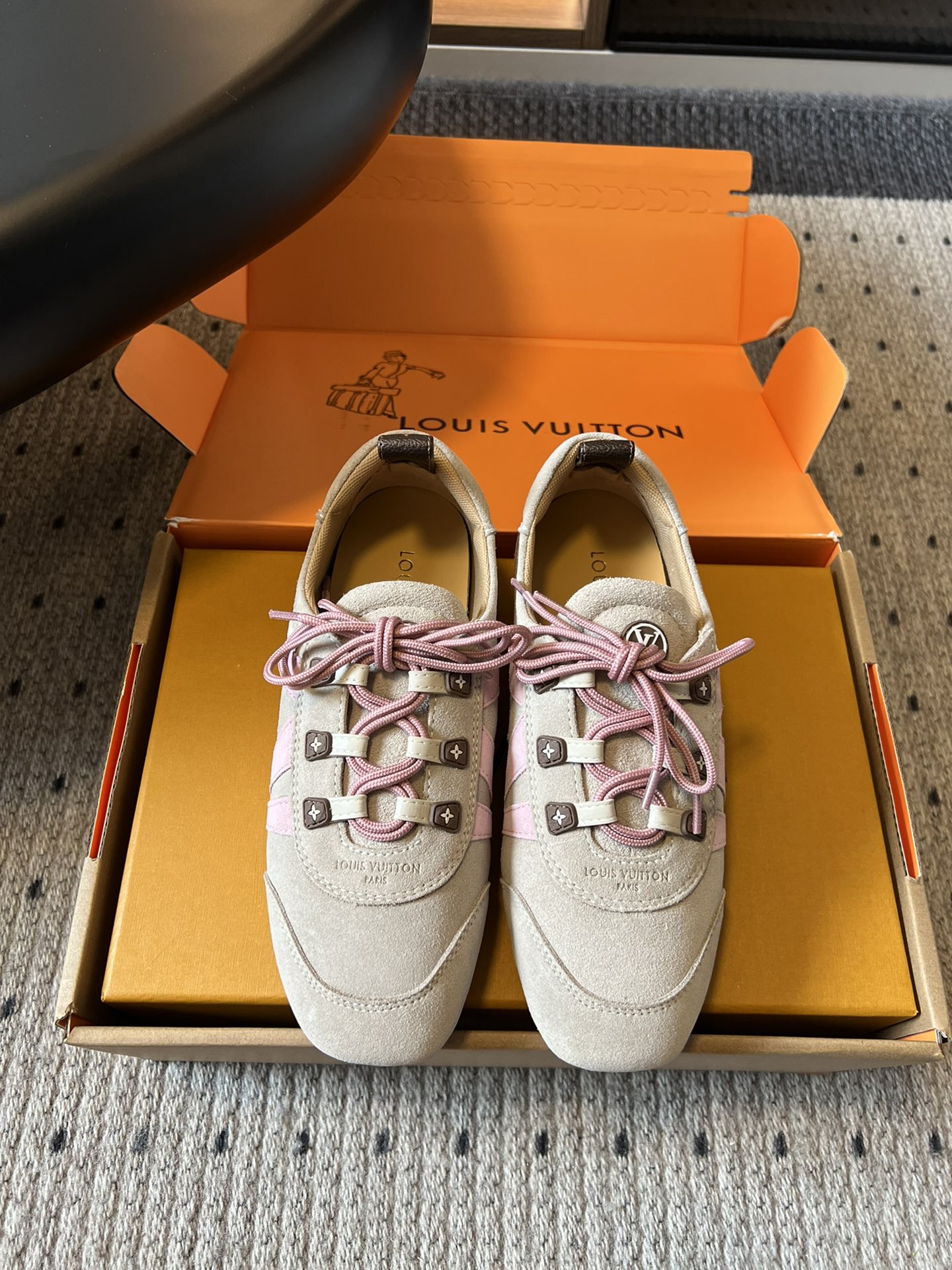 ➕扣+20
Louis Vuitton路易威登驴牌春夏Sneakerina系列 芭蕾运动鞋 德训鞋 平底