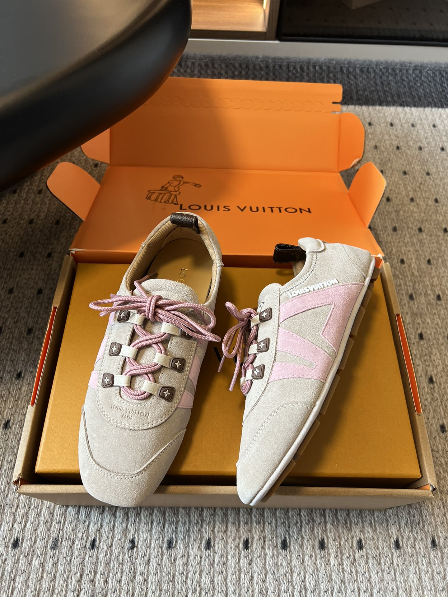 ➕扣+20
Louis Vuitton路易威登驴牌春夏Sneakerina系列 芭蕾运动鞋 德训鞋 平底