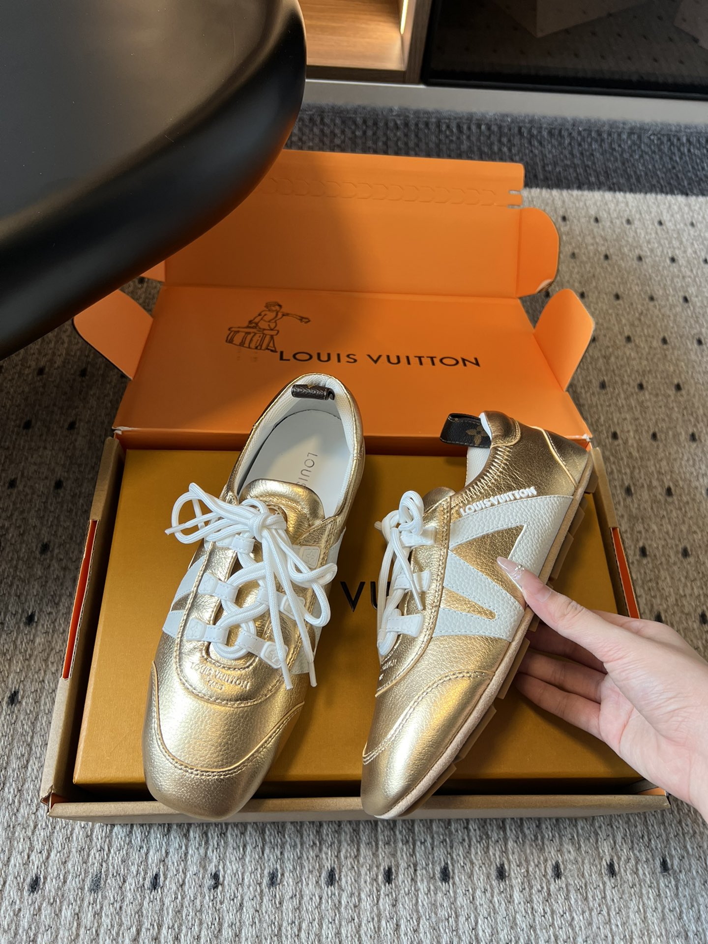 ➕扣+20
Louis Vuitton路易威登驴牌春夏Sneakerina系列 芭蕾运动鞋 德训鞋 平底