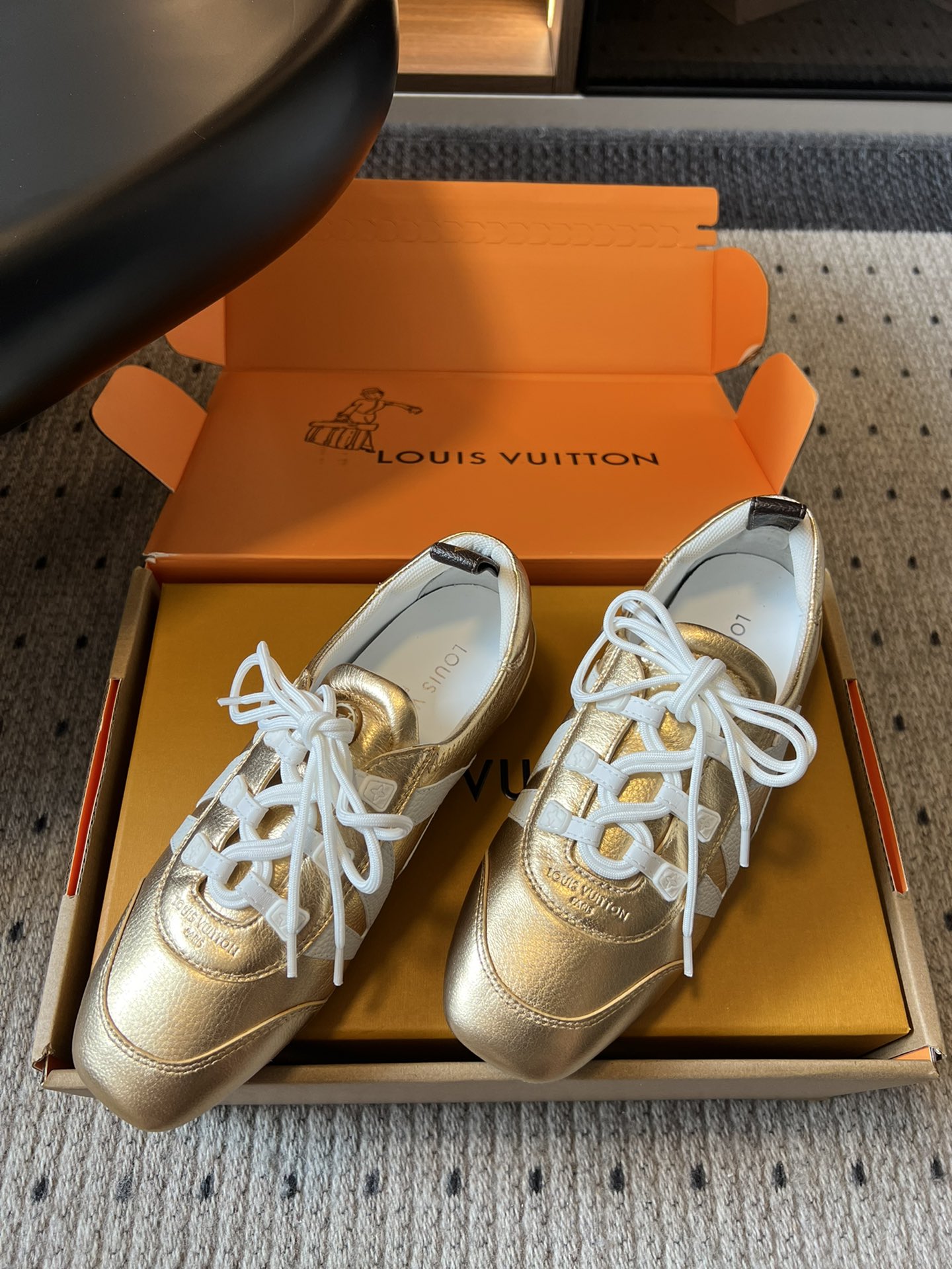➕扣+20
Louis Vuitton路易威登驴牌春夏Sneakerina系列 芭蕾运动鞋 德训鞋 平底