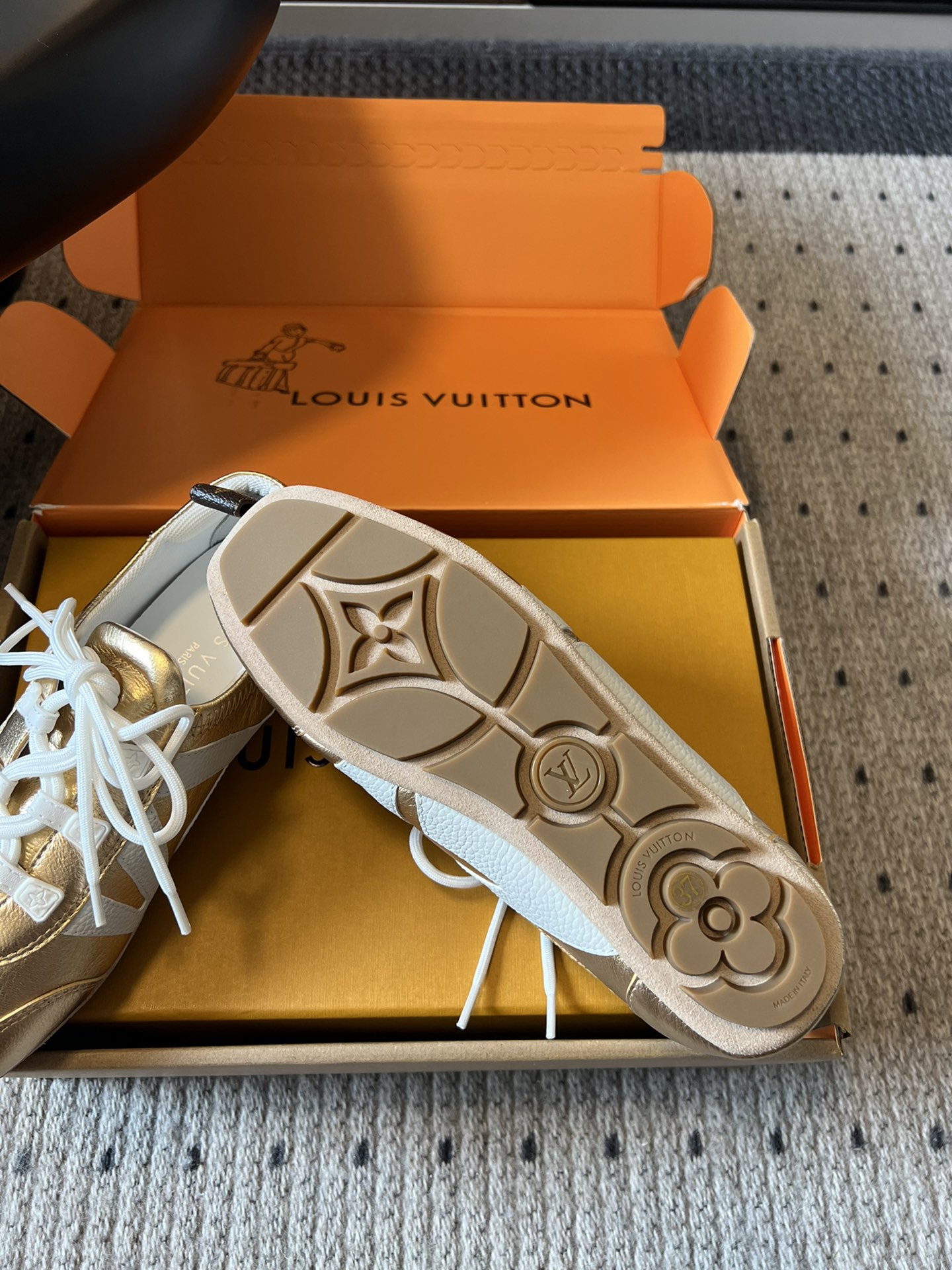 ➕扣+20
Louis Vuitton路易威登驴牌春夏Sneakerina系列 芭蕾运动鞋 德训鞋 平底