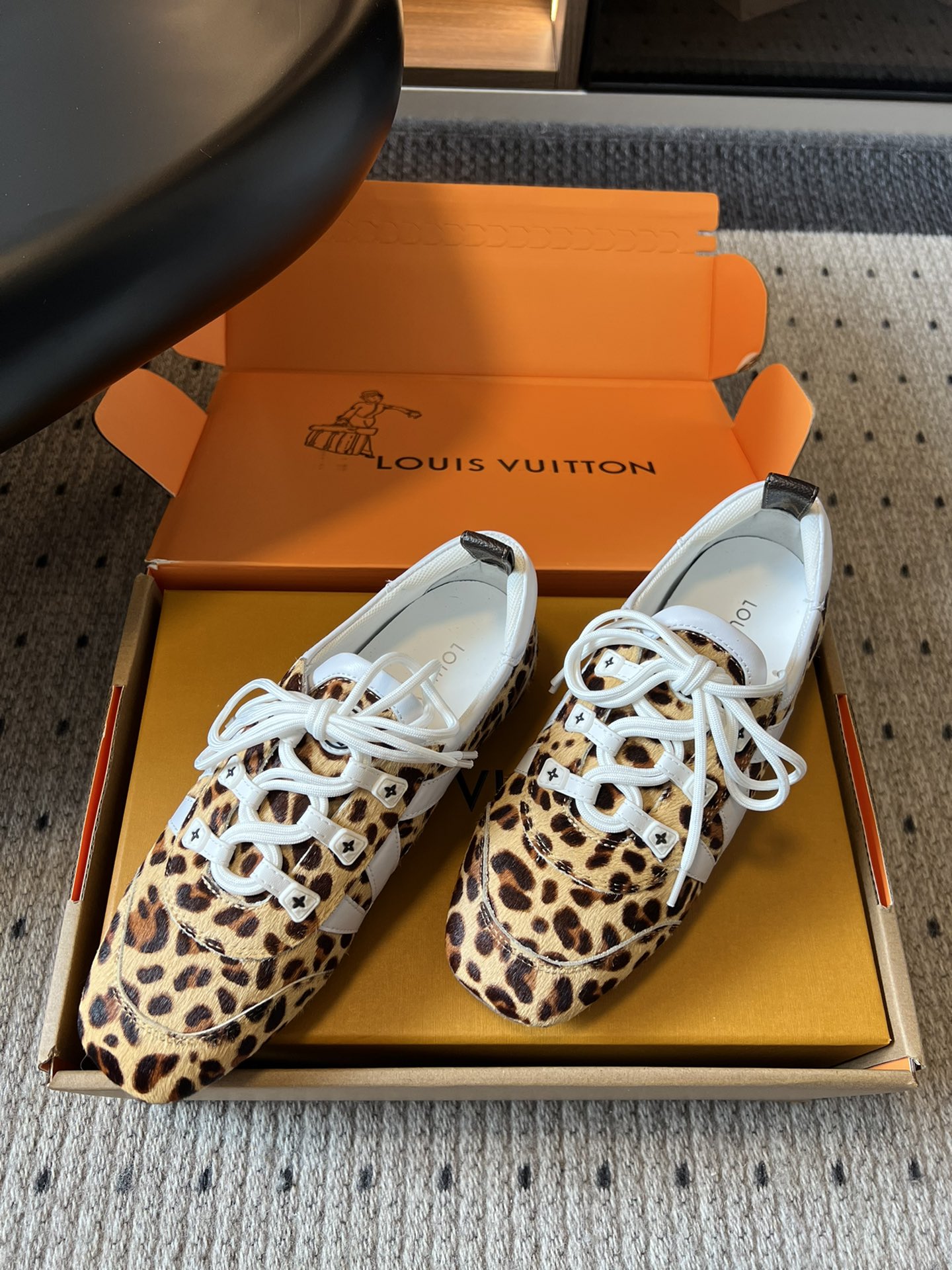 ➕扣+20
Louis Vuitton路易威登驴牌春夏Sneakerina系列 芭蕾运动鞋 德训鞋 平底