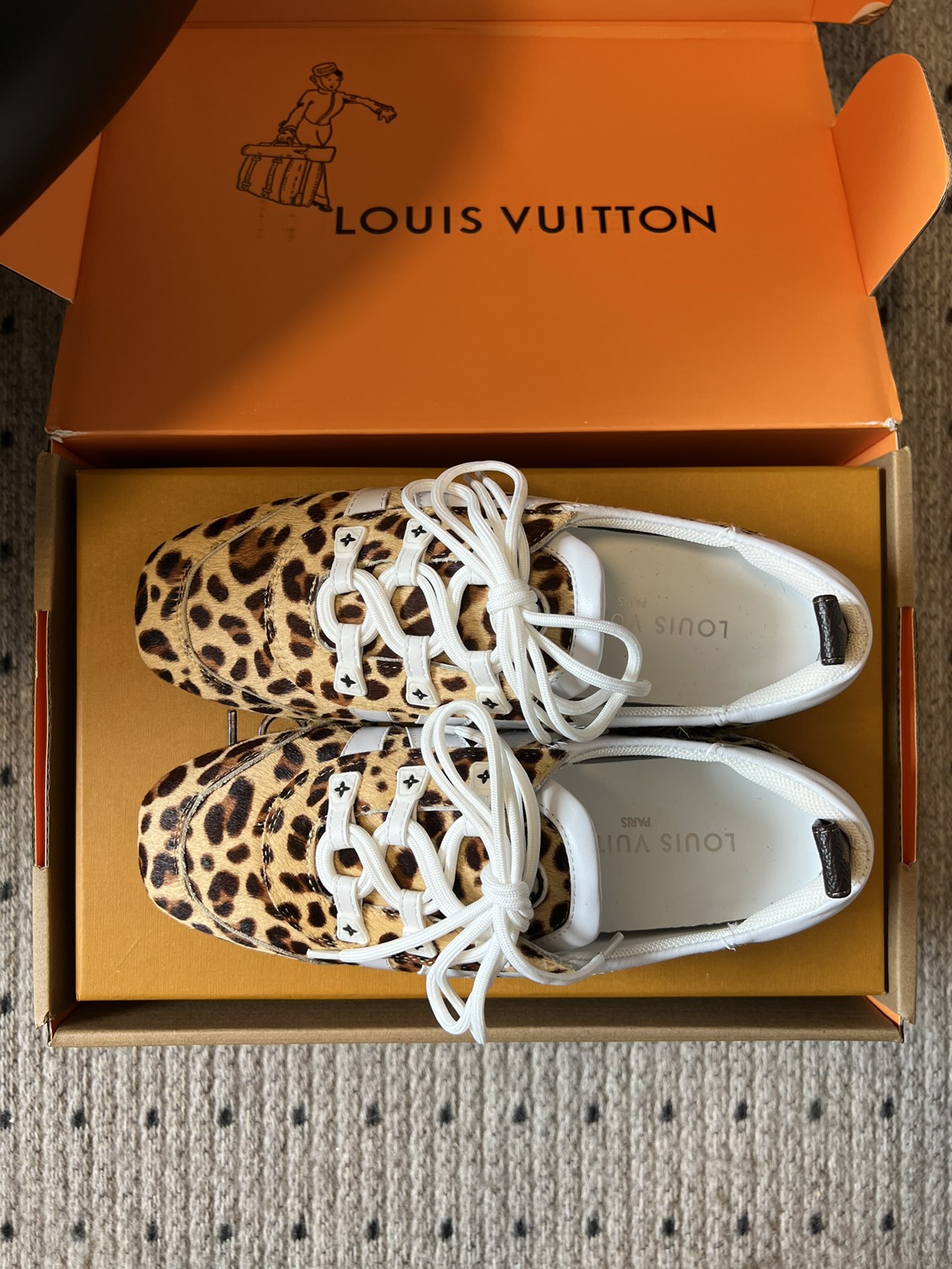 ➕扣+20
Louis Vuitton路易威登驴牌春夏Sneakerina系列 芭蕾运动鞋 德训鞋 平底