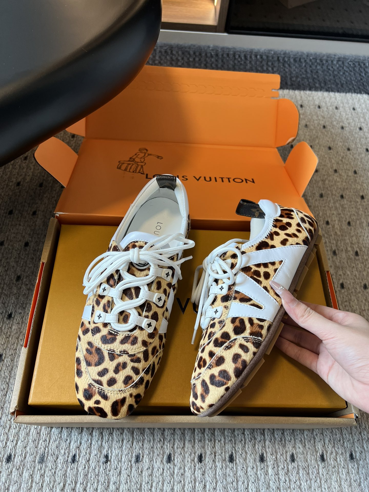 ➕扣+20
Louis Vuitton路易威登驴牌春夏Sneakerina系列 芭蕾运动鞋 德训鞋 平底