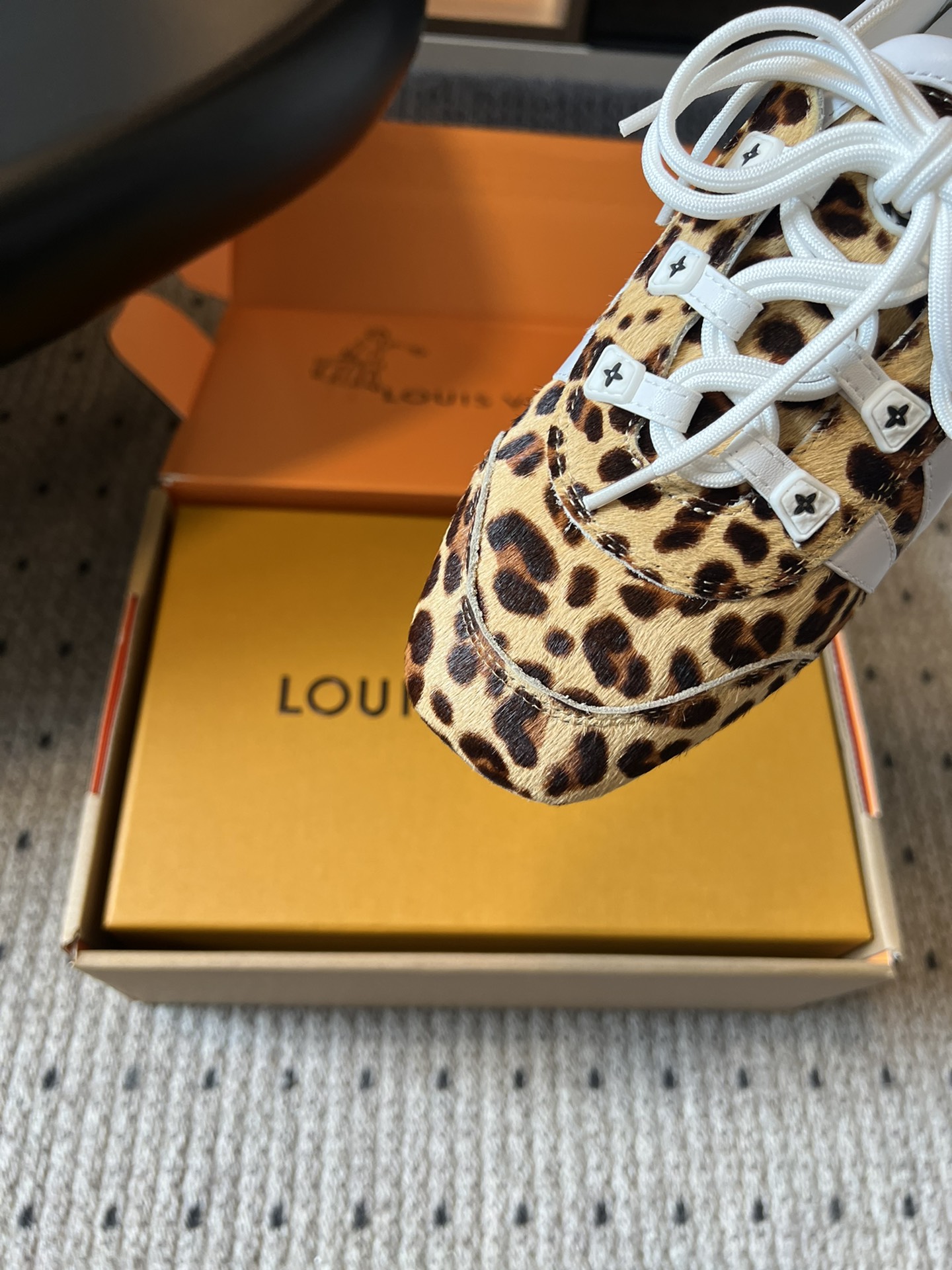 ➕扣+20
Louis Vuitton路易威登驴牌春夏Sneakerina系列 芭蕾运动鞋 德训鞋 平底