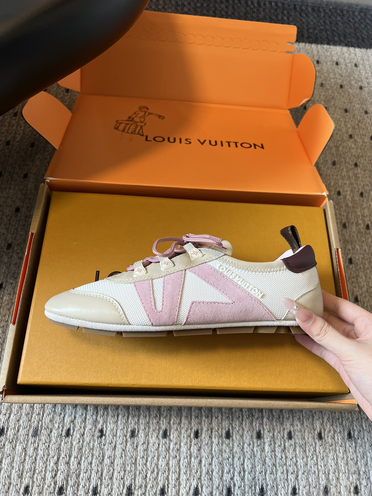 ➕扣+20
Louis Vuitton路易威登驴牌春夏Sneakerina系列 芭蕾运动鞋 德训鞋 平底
