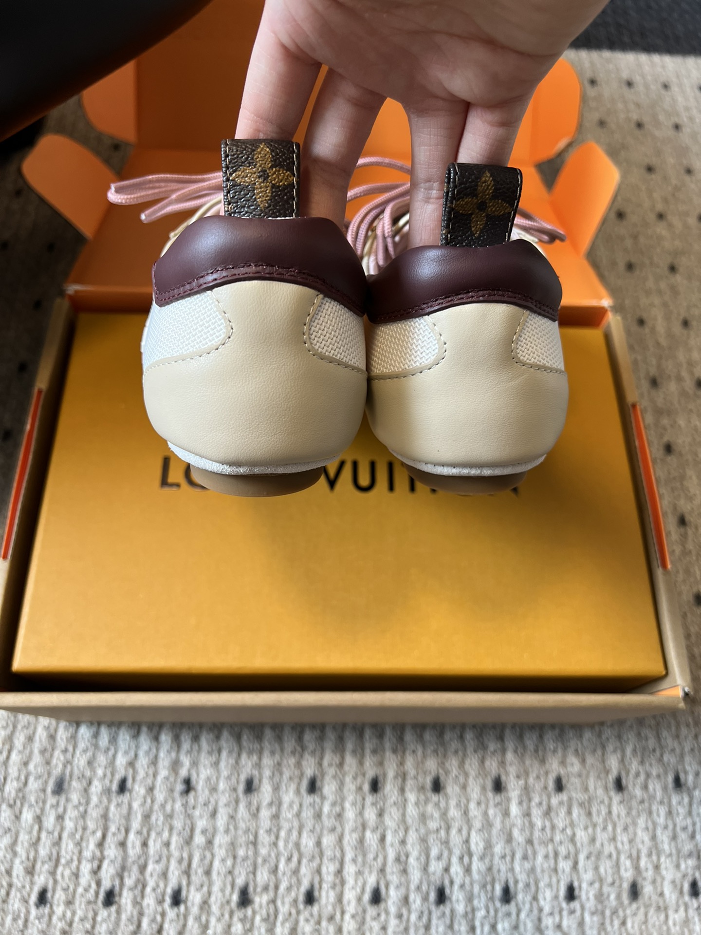 ➕扣+20
Louis Vuitton路易威登驴牌春夏Sneakerina系列 芭蕾运动鞋 德训鞋 平底