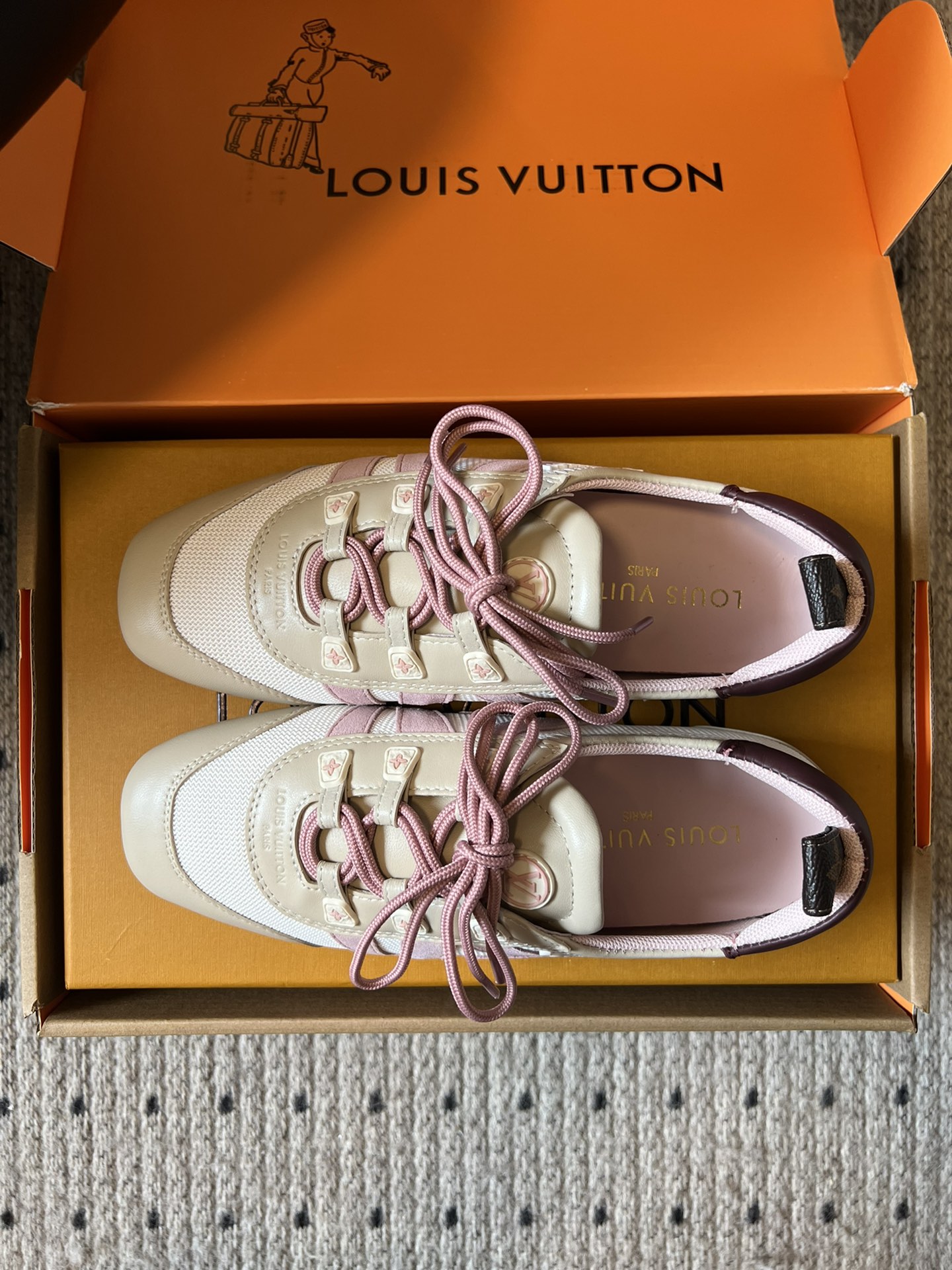 ➕扣+20
Louis Vuitton路易威登驴牌春夏Sneakerina系列 芭蕾运动鞋 德训鞋 平底