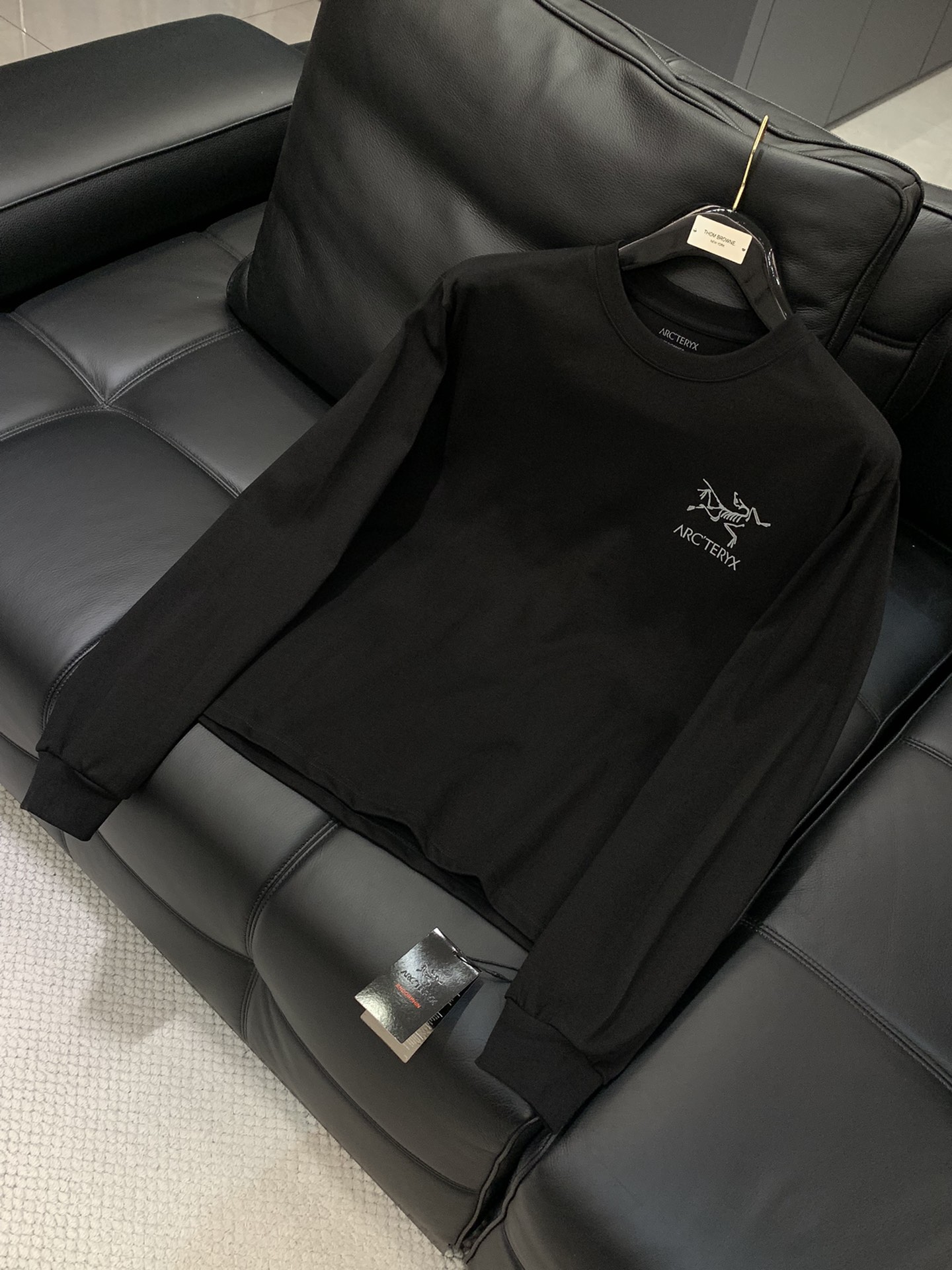 “Arcteryx Original Bird Long-Sleeve T-Shirts 2025 Collection: Stylish, Noble, and Elegant Designs for Fashion Enthusiasts” - 图片 3