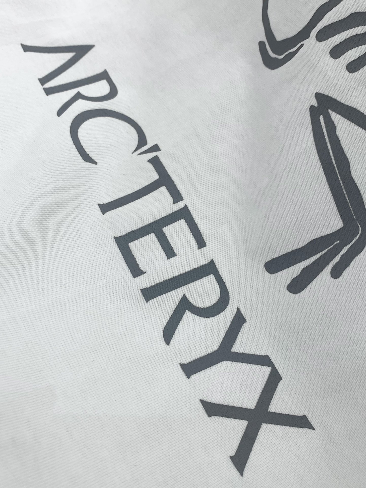 “ARCTERYX Original Bird Long-Handed T-Shirts 2025: Fashionable, Noble, Elegant, Imported Fabric, XS-L Sizes, 2 Color Options” - 图片 7