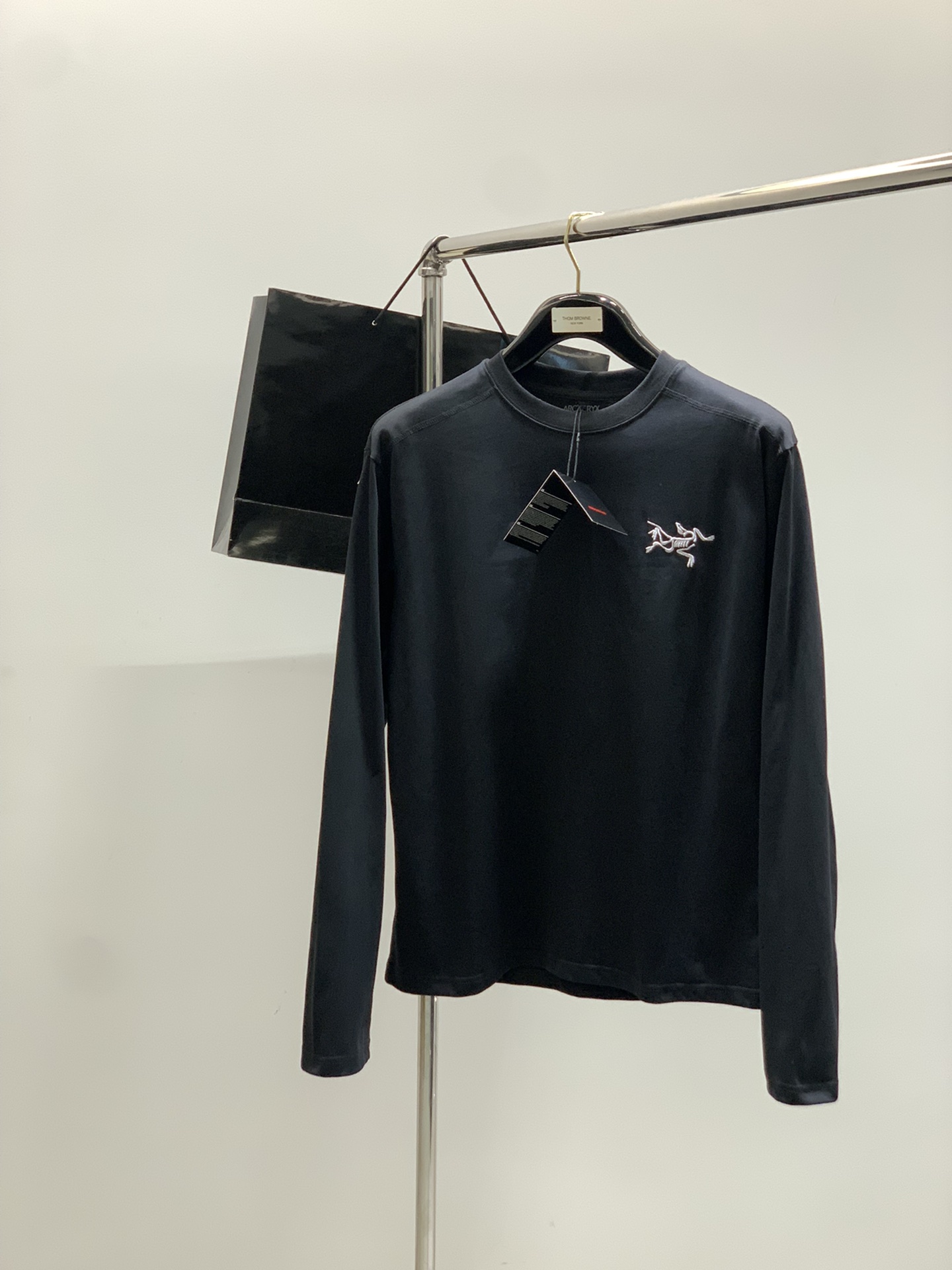 ARCTERYX Original Bird Long-Sleeve T-Shirts 2025 Collection: Fashionable, Elegant, and Stylish. Available in XS-L Sizes.