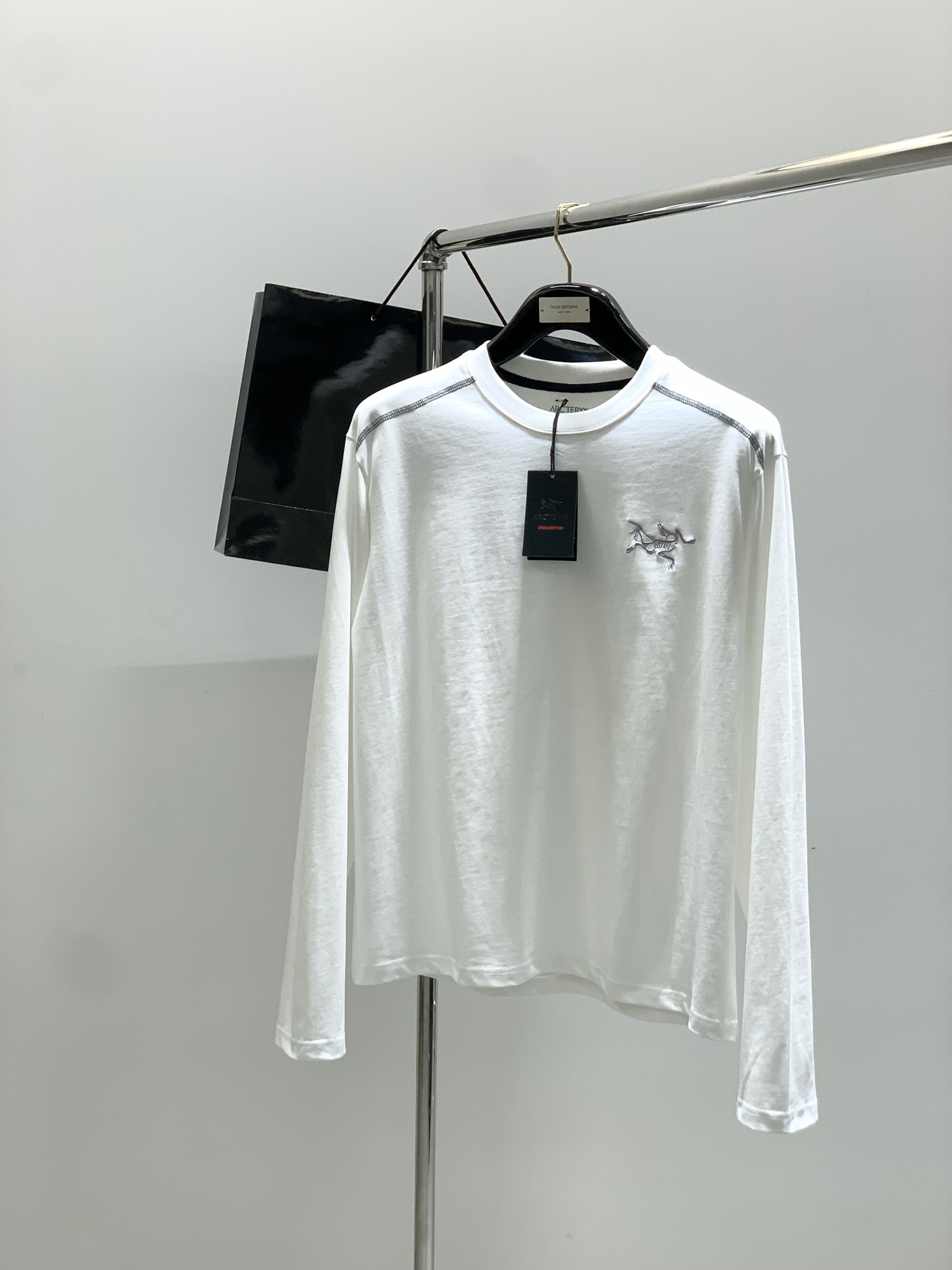 “Arcteryx Original Bird Long-Sleeve T-Shirts 2025: Stylish, Noble, and Elegant Fashion with Special Features” - 图片 1