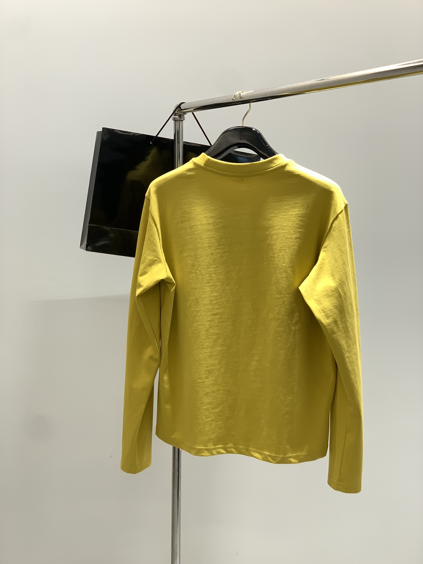 “Arcteryx Original Bird Long-Sleeve T-Shirts: Fashionable, Elegant, and Stylish for Autumn 2025” - 图片 2