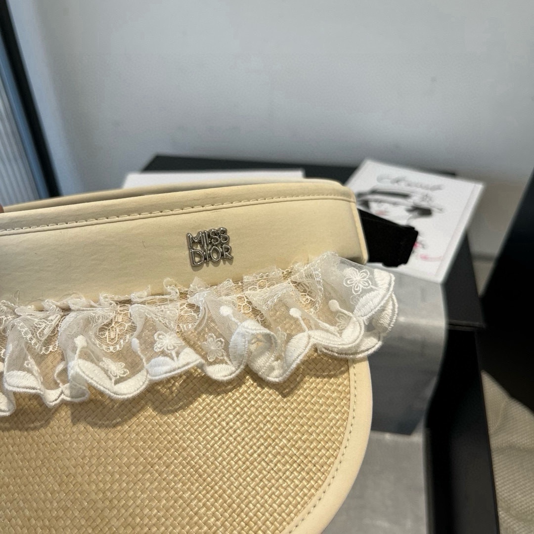 🆕

Dior迪奥拉菲草空顶遮阳帽