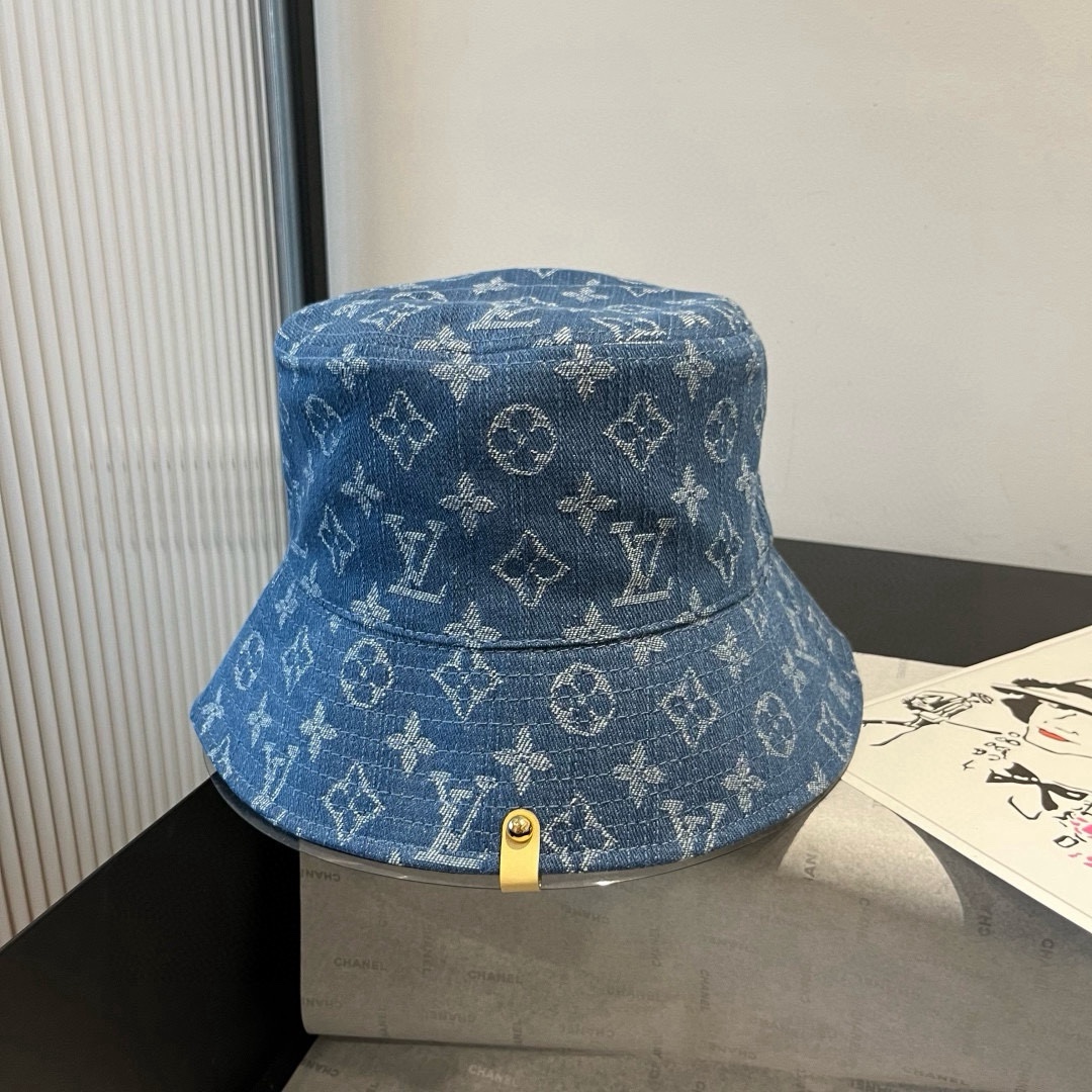 🆕

lv新款渔夫帽，双面渔夫帽，头围57cm