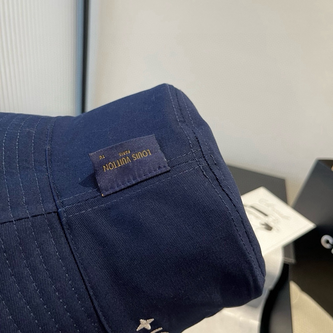 🆕

lv新款渔夫帽，双面渔夫帽，头围57cm