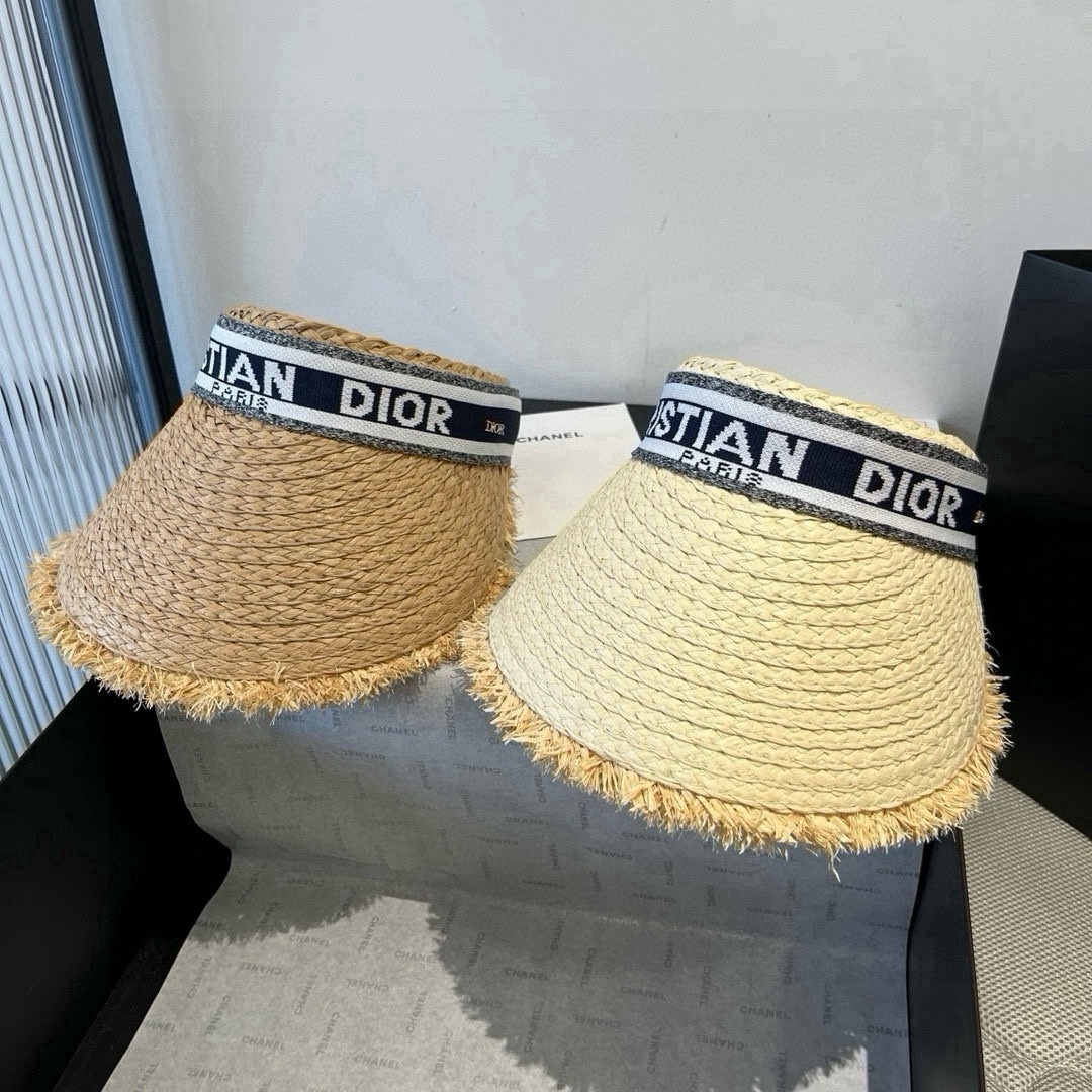 🆕

Dior迪奥和草发箍遮阳帽