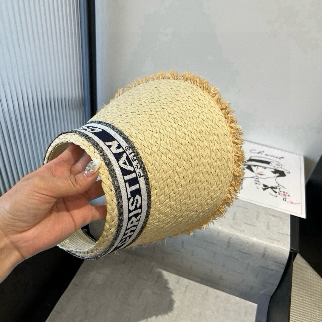 🆕

Dior迪奥和草发箍遮阳帽