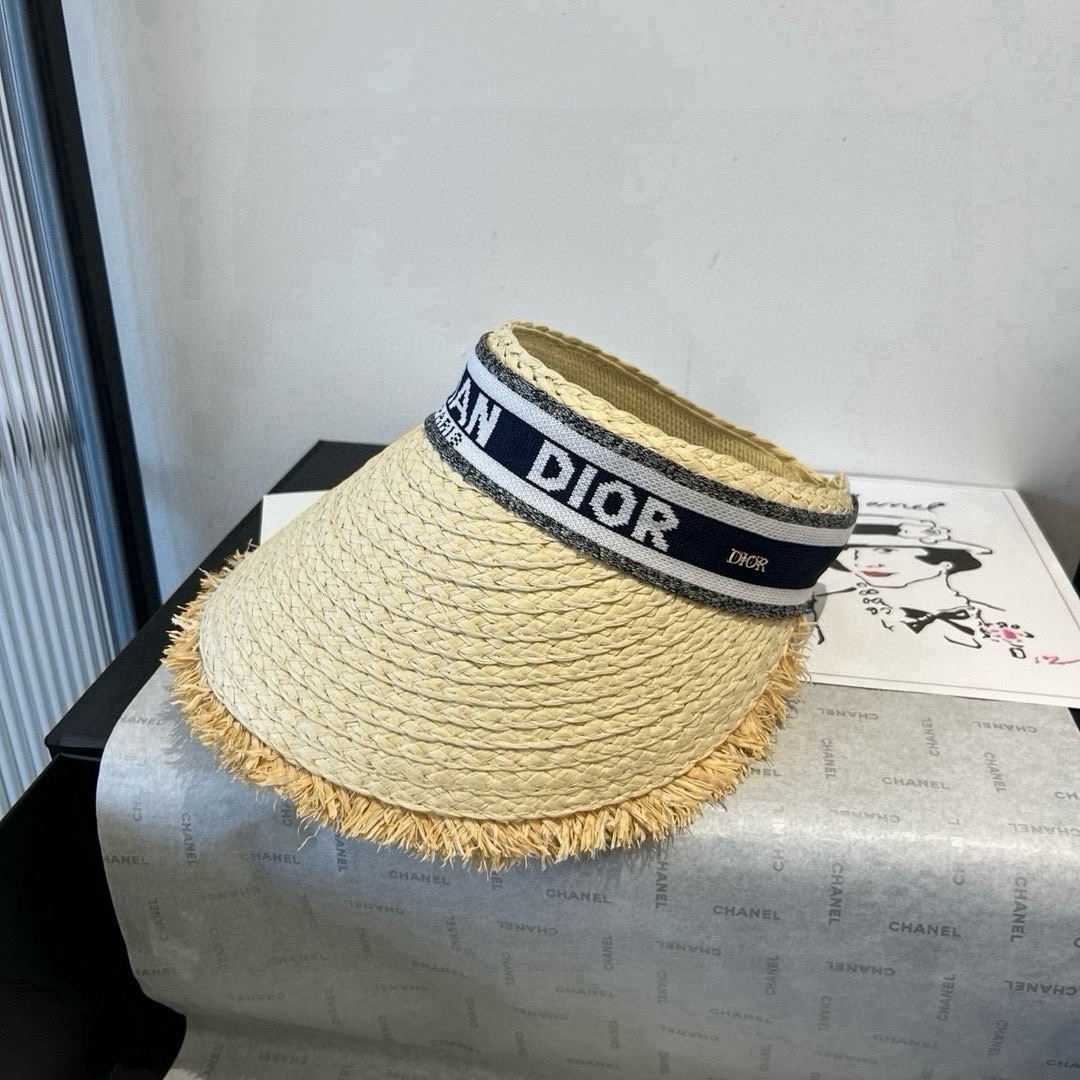 🆕

Dior迪奥和草发箍遮阳帽