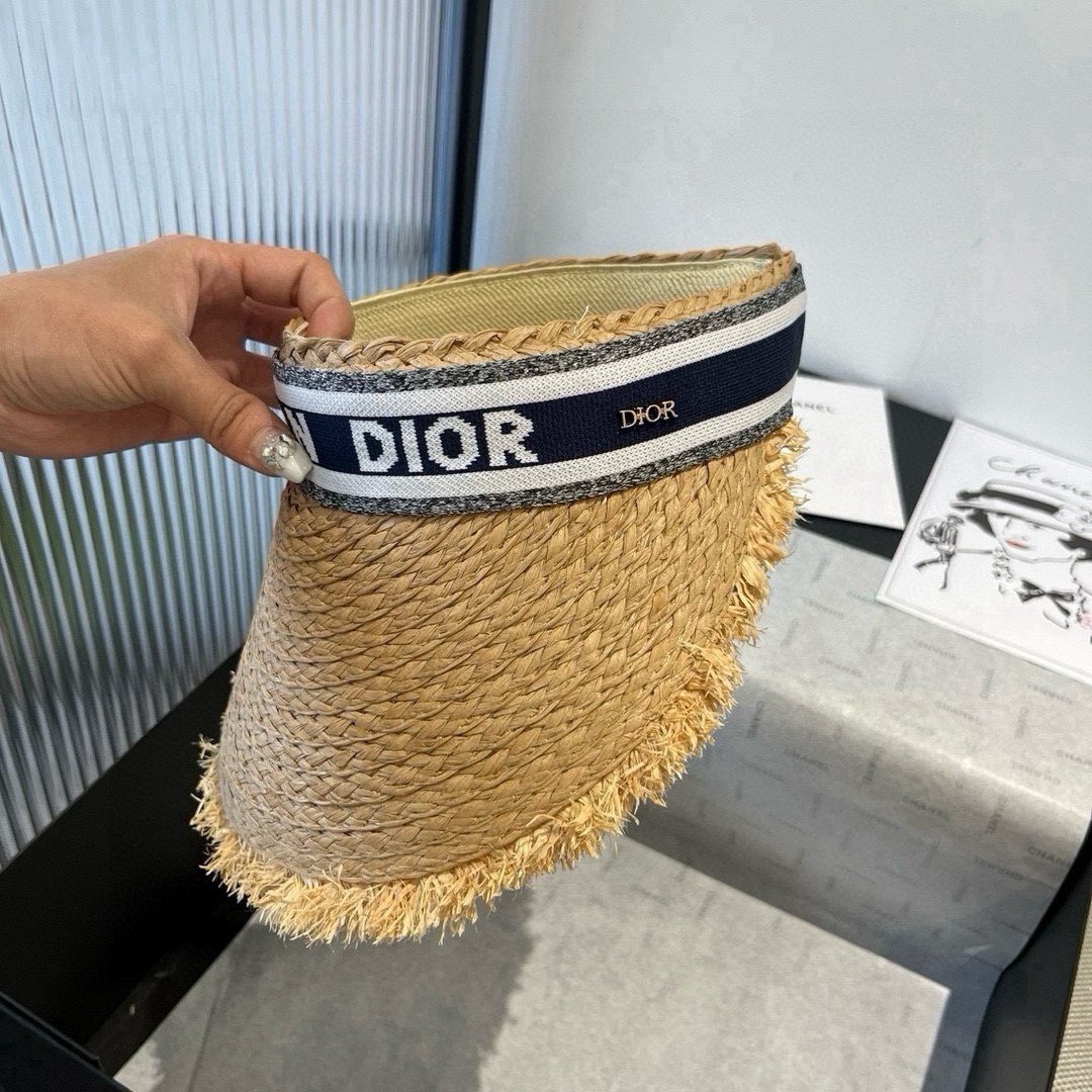 🆕

Dior迪奥和草发箍遮阳帽