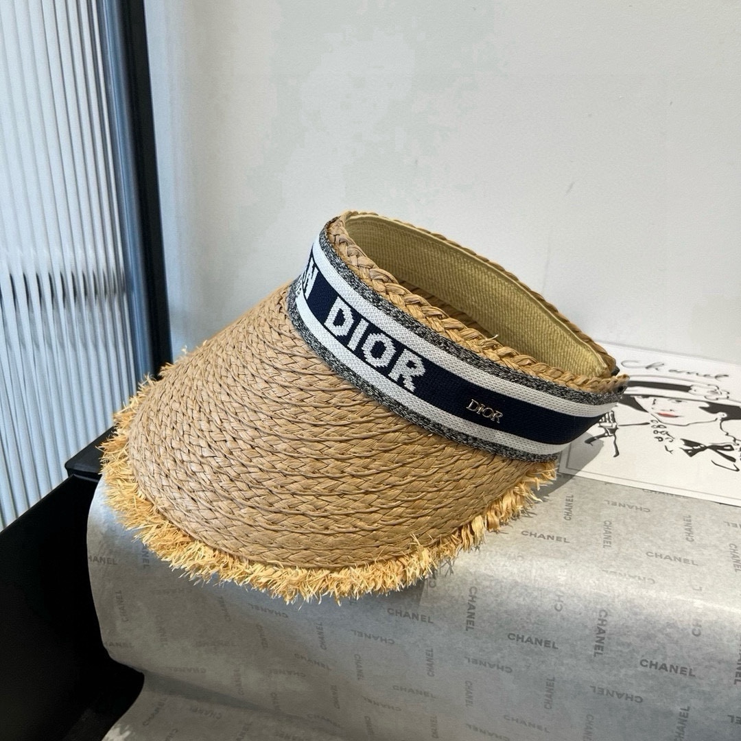 🆕

Dior迪奥和草发箍遮阳帽