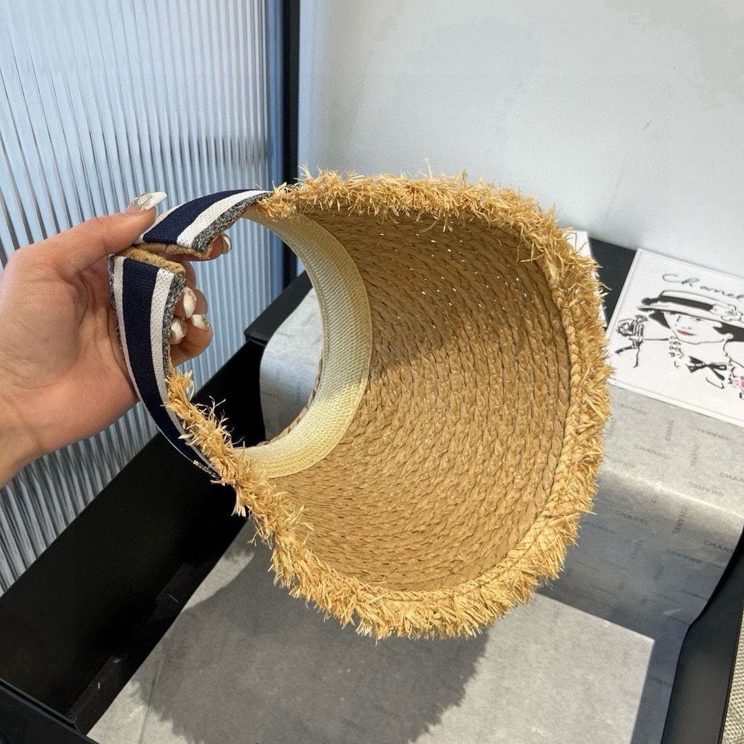 🆕

Dior迪奥和草发箍遮阳帽