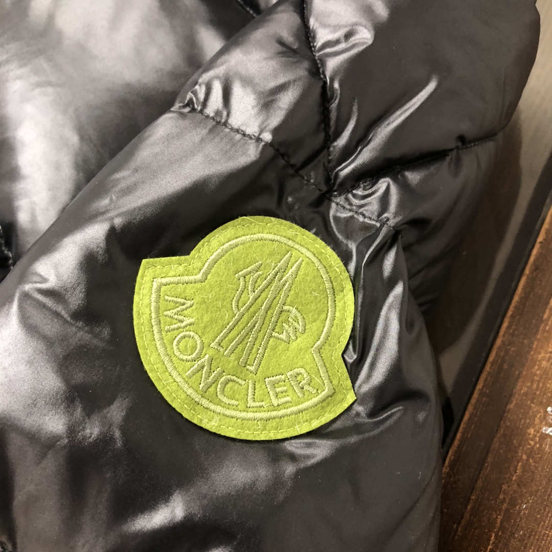  🔥🔥顶级版本✅✅✅
Moncler 蒙口# 官网专柜同步🈶售！剪裁打造干练姿态，2025秋冬Moncl