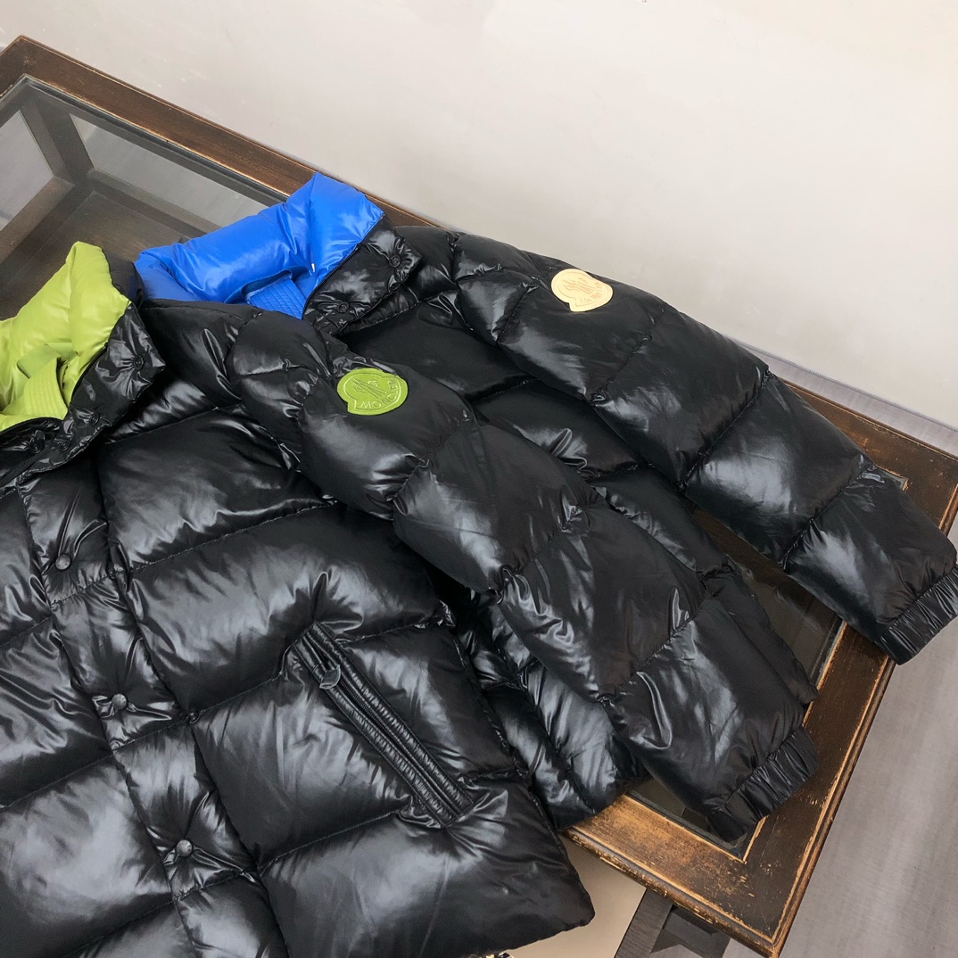  🔥🔥顶级版本✅✅✅
Moncler 蒙口# 官网专柜同步🈶售！剪裁打造干练姿态，2025秋冬Moncl