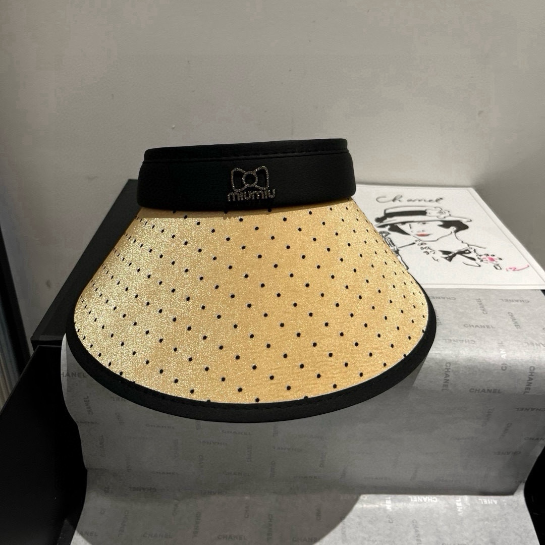 🆕

miumiu缪缪新款波点空顶遮阳帽，遮阳发箍