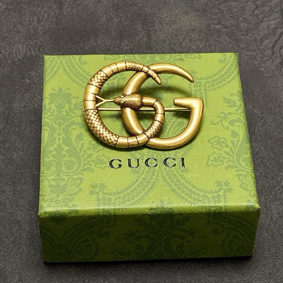 Gucci ダブルG 中古蛇古銅色胸针