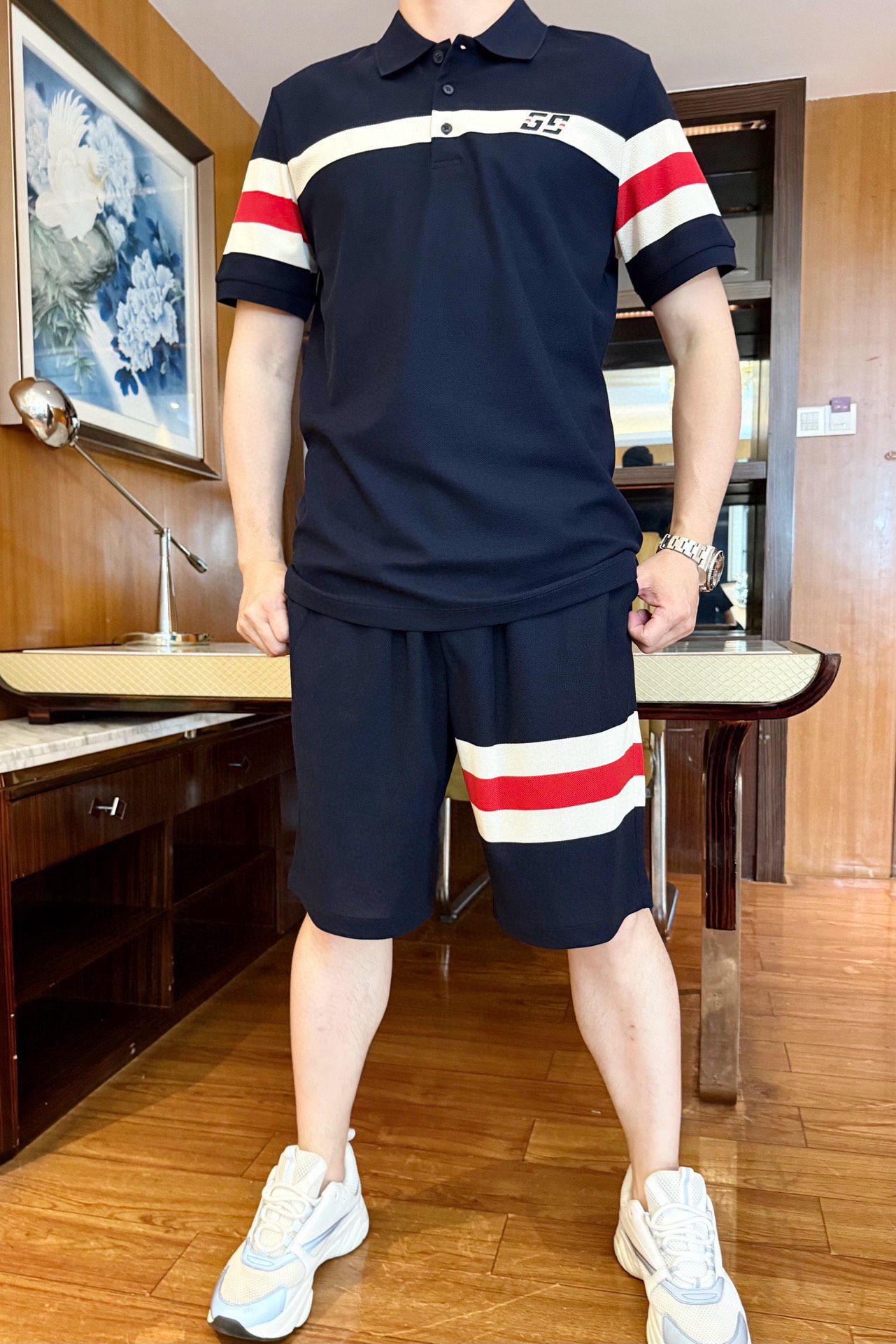 NO:491834,Guqi-2025 counter latest hit sets are shipped, hot-selling items in European and American counters!  Selected Italian imported fine cotton fabrics with simple designs, exquisite brand English logo on the chest and color-blocking design on the cuffs to highlight fashion. Size 48-56 (model 173/130 wears 48, with Hong Kong Lane Crawford gift box packaging), alexander wang19860909古琦-2025专柜最新爆款套装出货 欧美专柜热销单品！精选意大利进口精棉面料搭配简约的设计,胸口精致的品牌英文标志和袖口的拼色设计彰显时尚 您不容错过.尺码48-56（模特173/130穿48,配香港连卡佛礼盒包装）,,alexander wang,Men's clothing