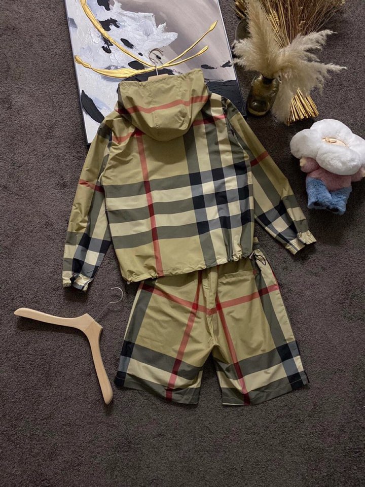 Burberry Baperly 2024 Spring Collection in Khaki, Sizes M-3XL Available - 图片 2