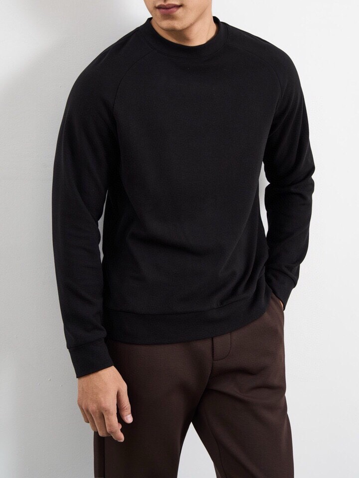 P528 Ermenegildo Zegna Fall Winter Collection: Light, Woolen Long-Sleeved T-Shirts with Close Shoulder Cut. - 图片 3