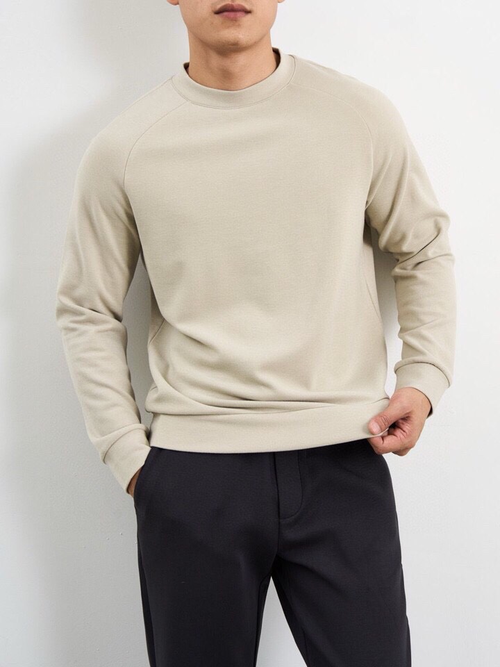 Ermenegildo Zegna Jeenia Fall Winter Collection: Lightweight Wool T-shirts with Close-cut Sleeves. - 图片 1